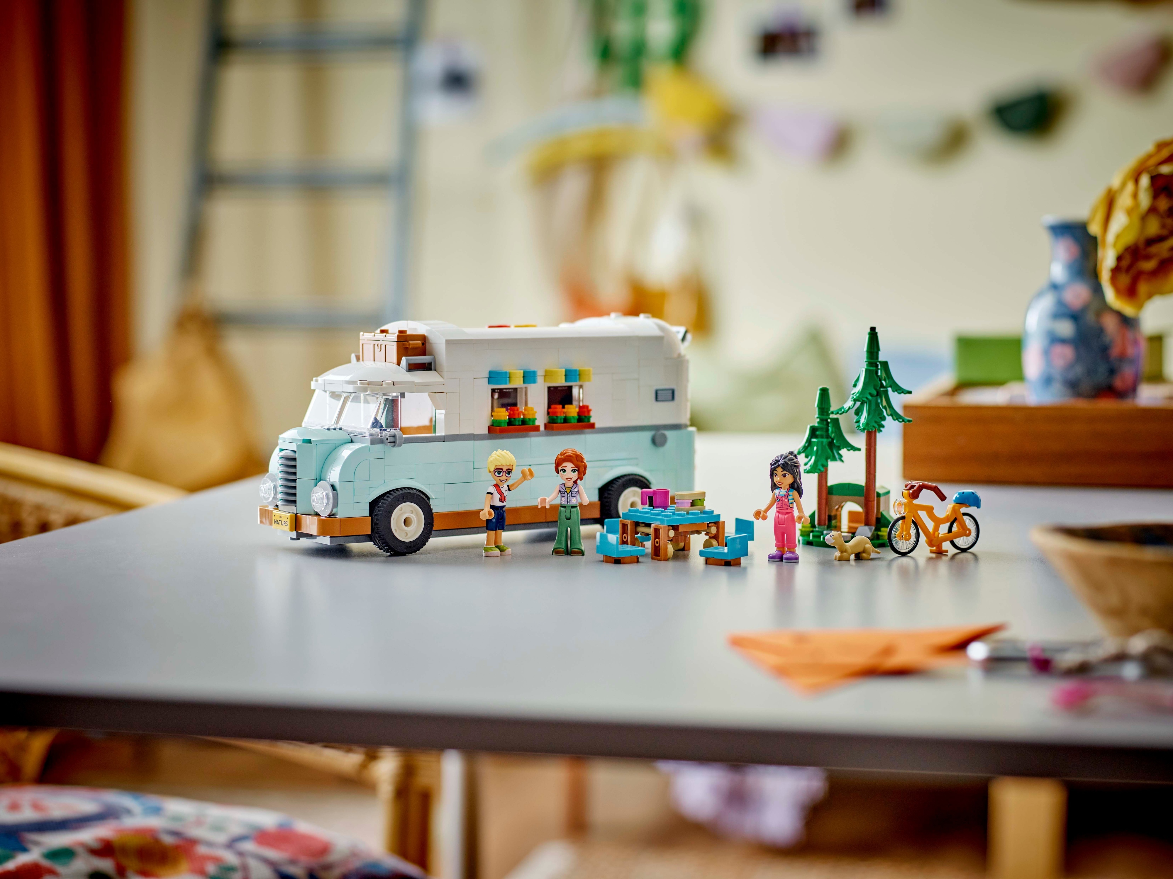 LEGO Friends 42663 – Ystävien seikkailu matkailuautolla