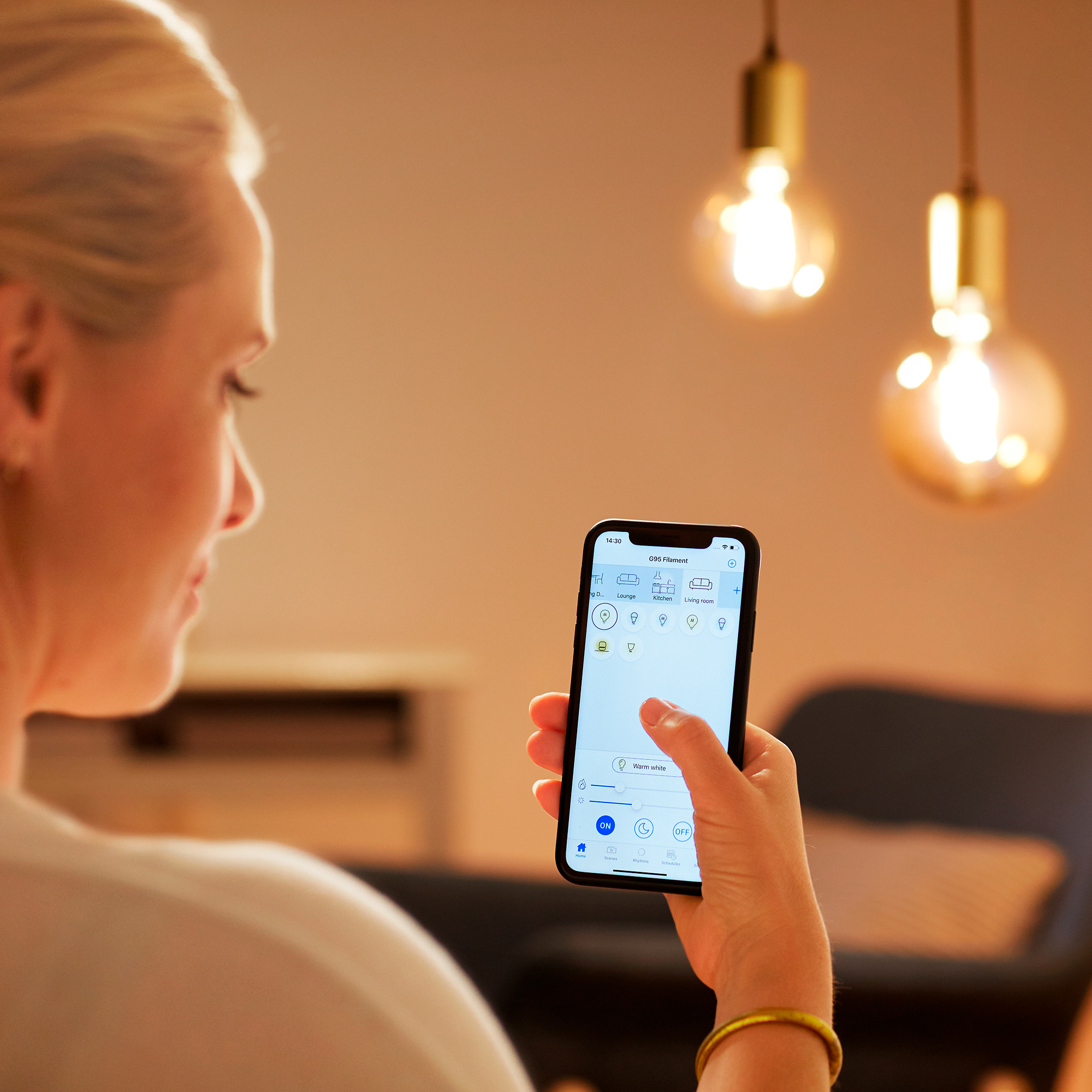 WiZ älylamppu globe, E27, kirkas lasi, tunable white - valkoisen valon sävyt, Wi-Fi, 2700-6500 K, 806 lm, 9 cm