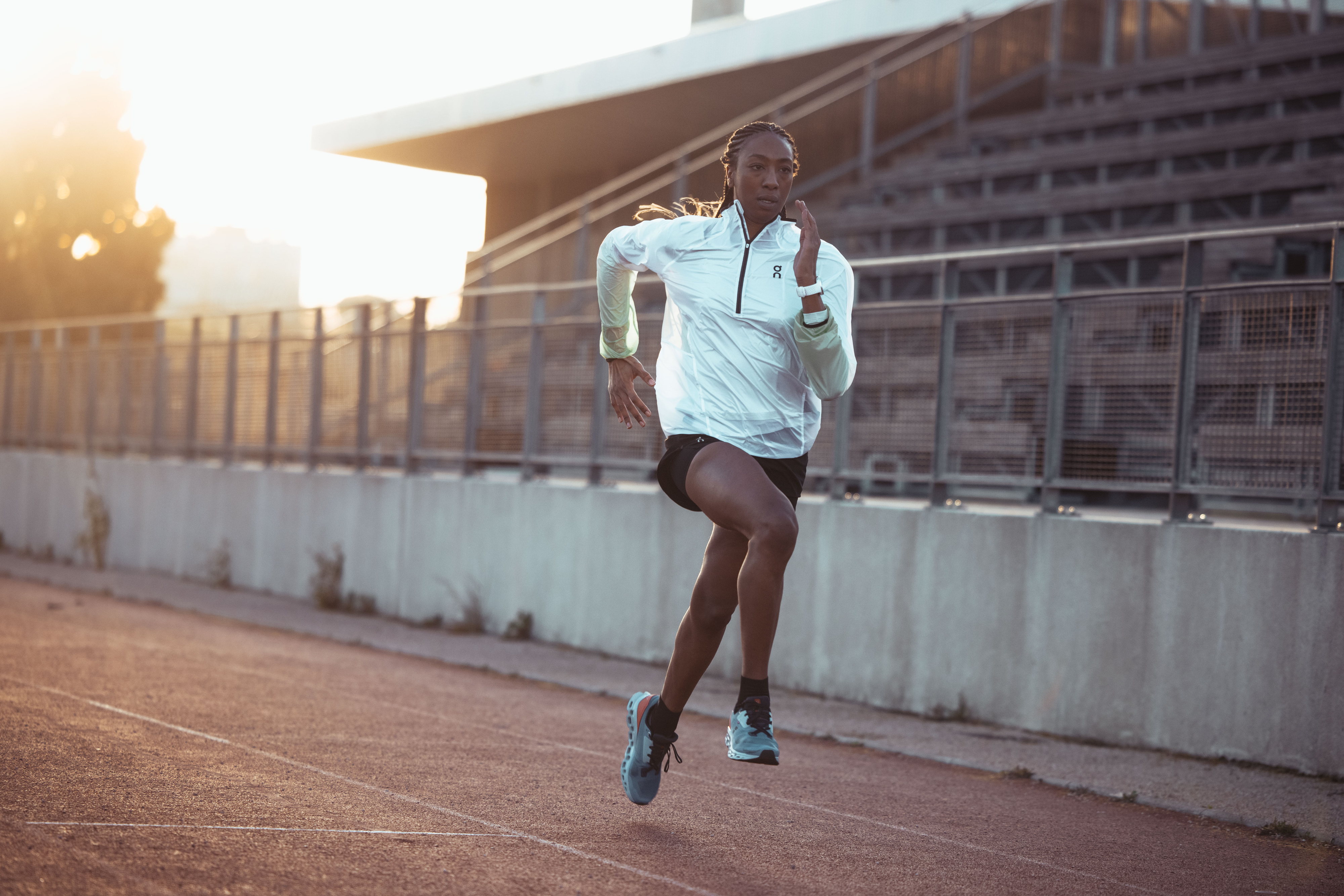 Polar Pacer Pro -GPS-juoksukello, Carbon Gray