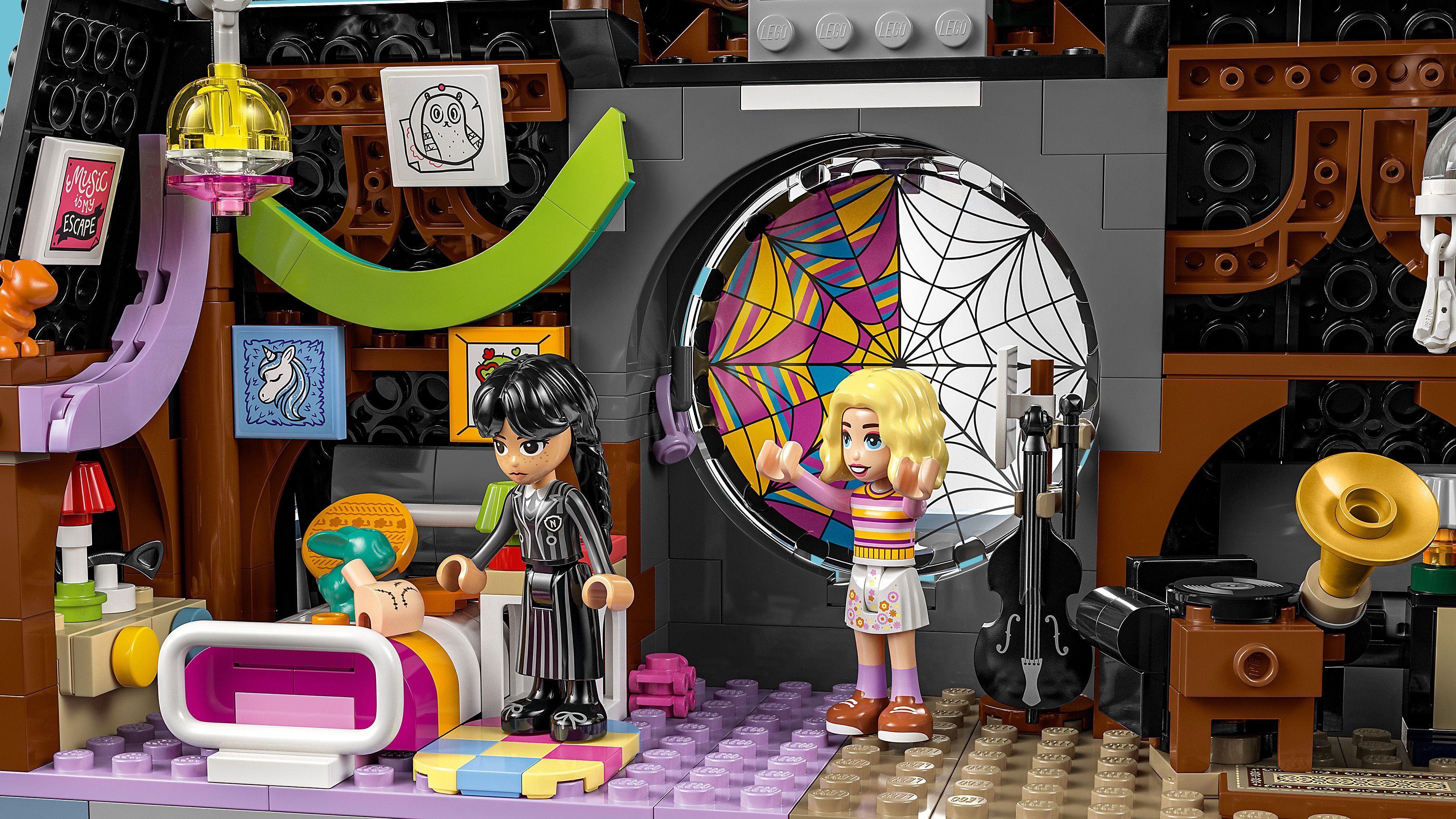 LEGO Wednesday 76781 – Wednesdayn ja Enidin asuntolahuone