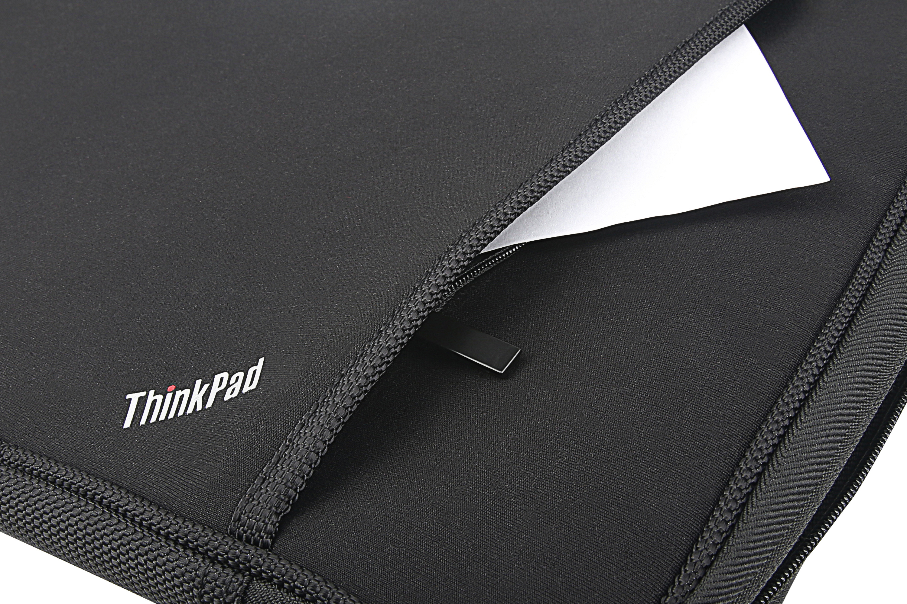 Lenovo ThinkPad 15" Sleeve -suojatasku, musta