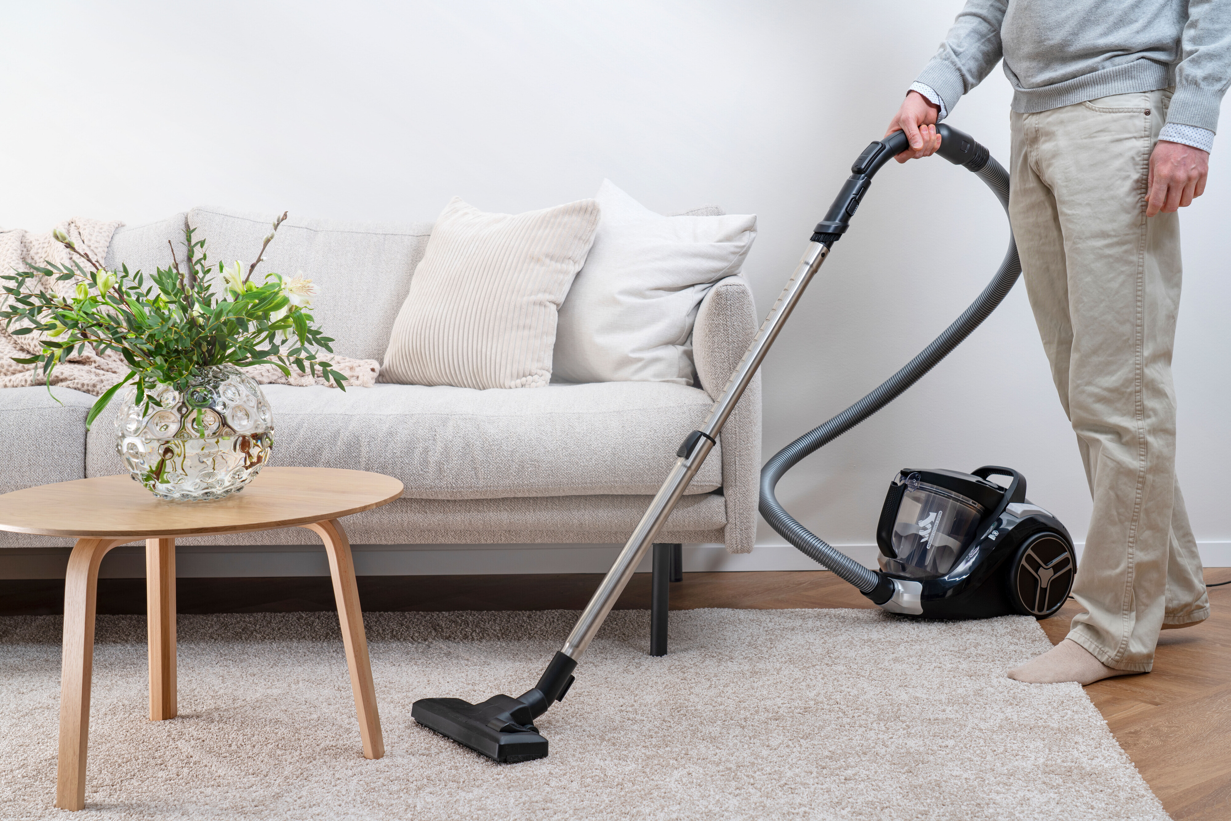 OBH Nordica Compact Power XXL Bagless -pölypussiton pölynimuri, musta