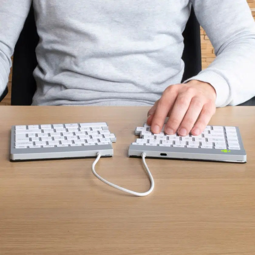R-Go Split Break -kaksiosainen ergonominen näppäimistö, langaton, valkoinen