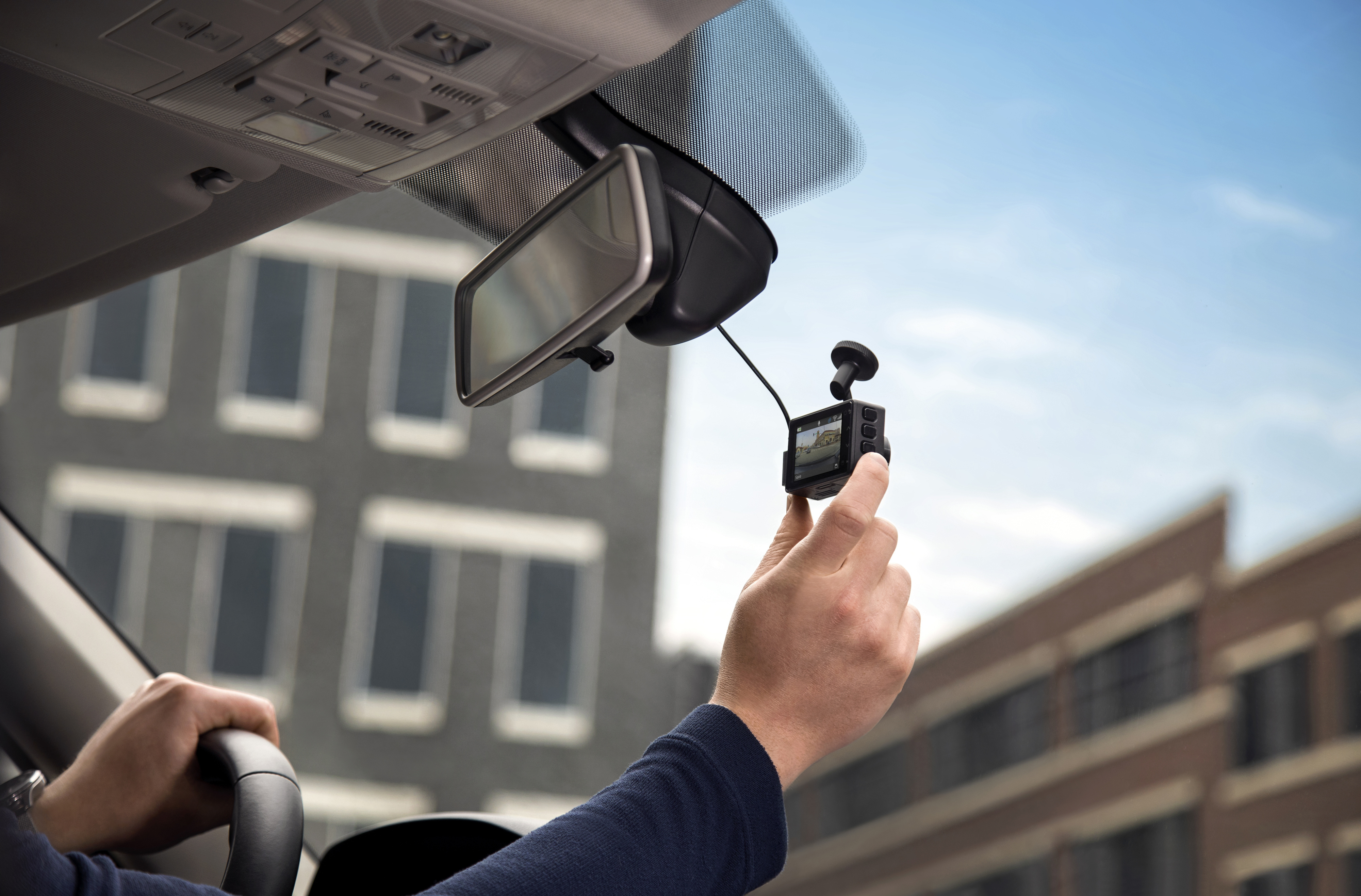 Garmin Dash Cam 67W -autokamera
