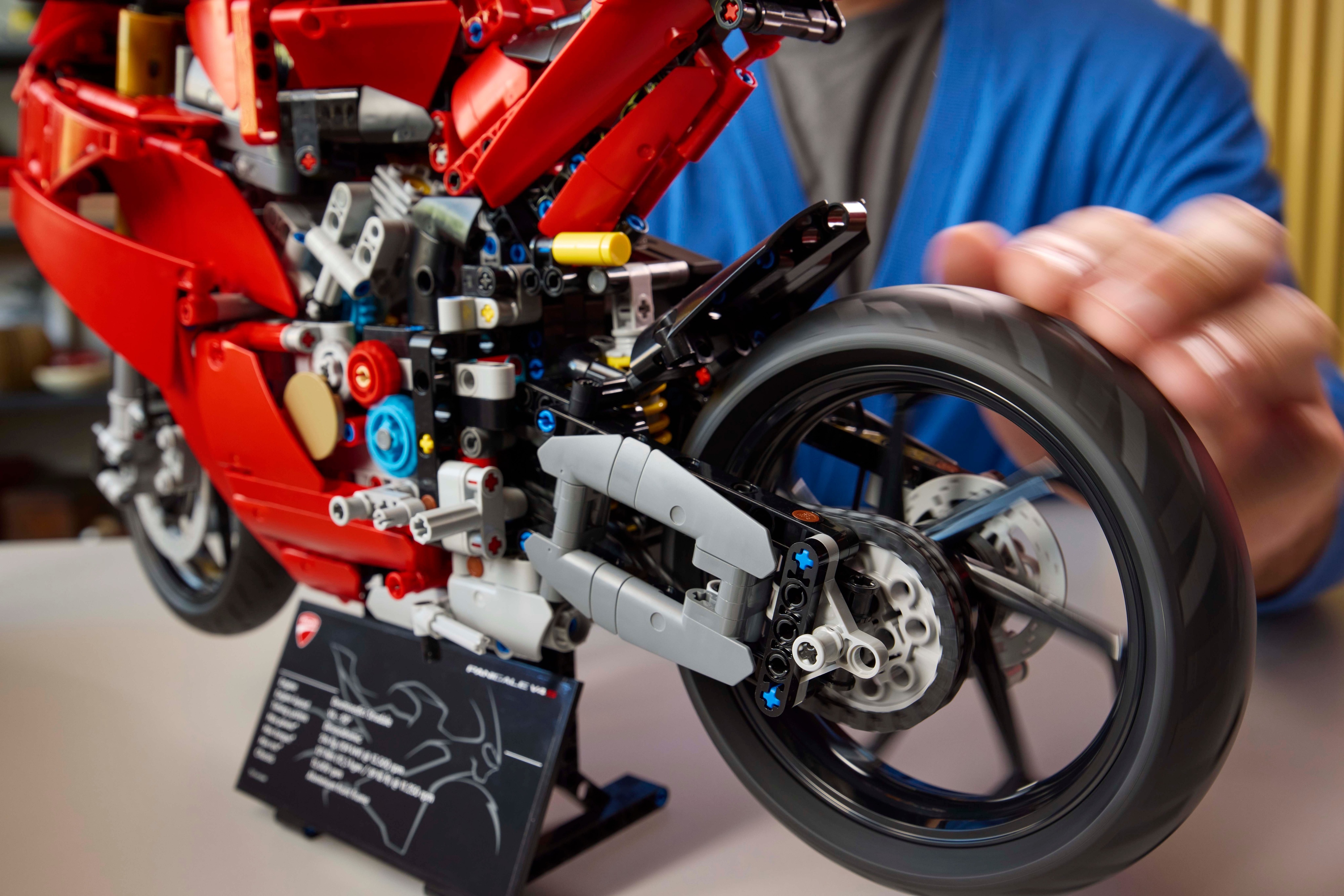 LEGO Technic 42202 – Ducati Panigale V4 S ‑moottoripyörä