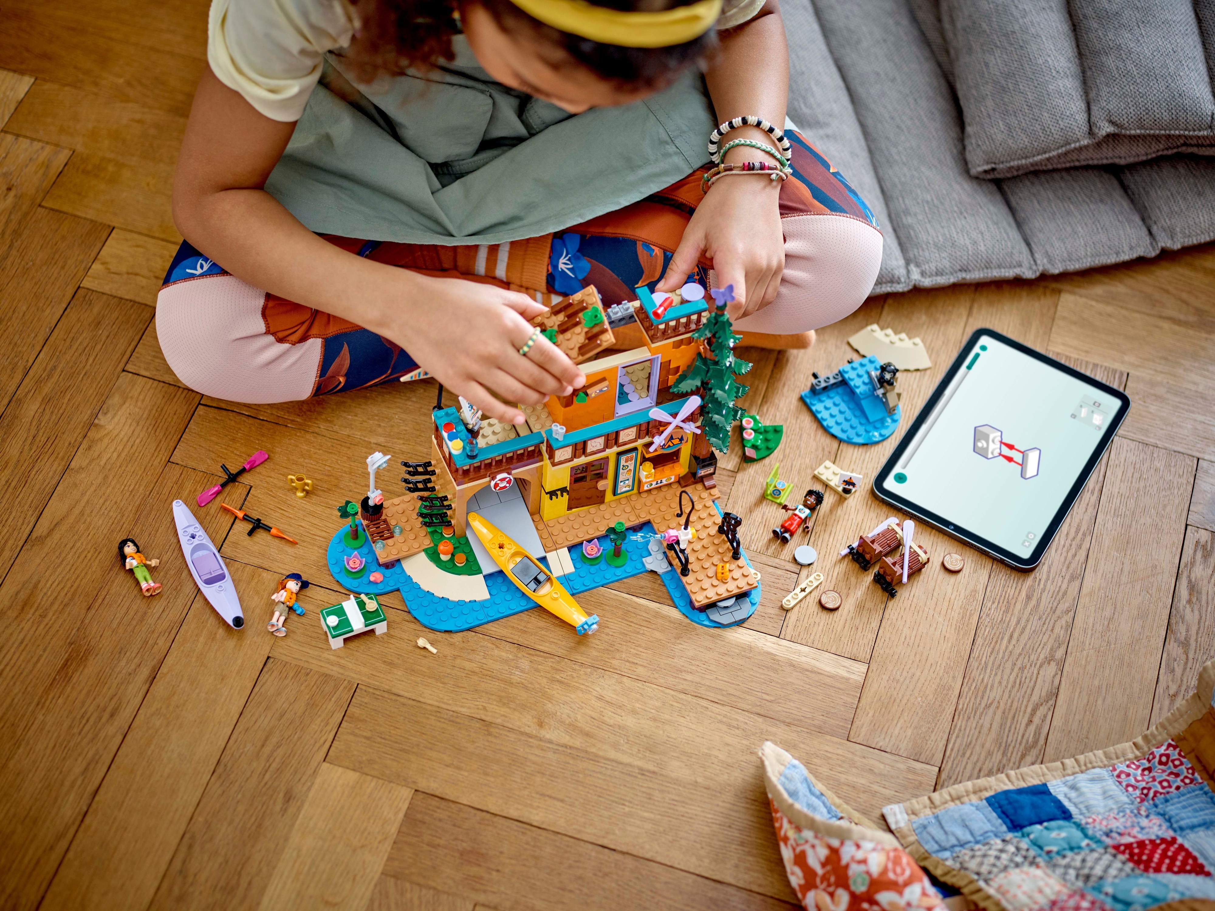 LEGO Friends 42626  - Vesiurheilua seikkailuleirillä