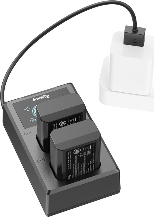CARE by PanzerGlass Fashionable MagSafe -suojakotelo, Apple iPhone 16 Pro, sininen