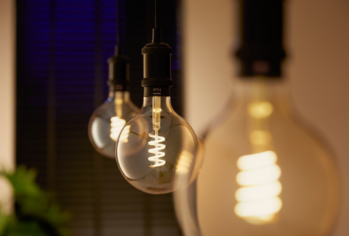 Philips Hue -filamenttiälylamppu, White ambiance, Filament Globe, E27, 9,5 cm
