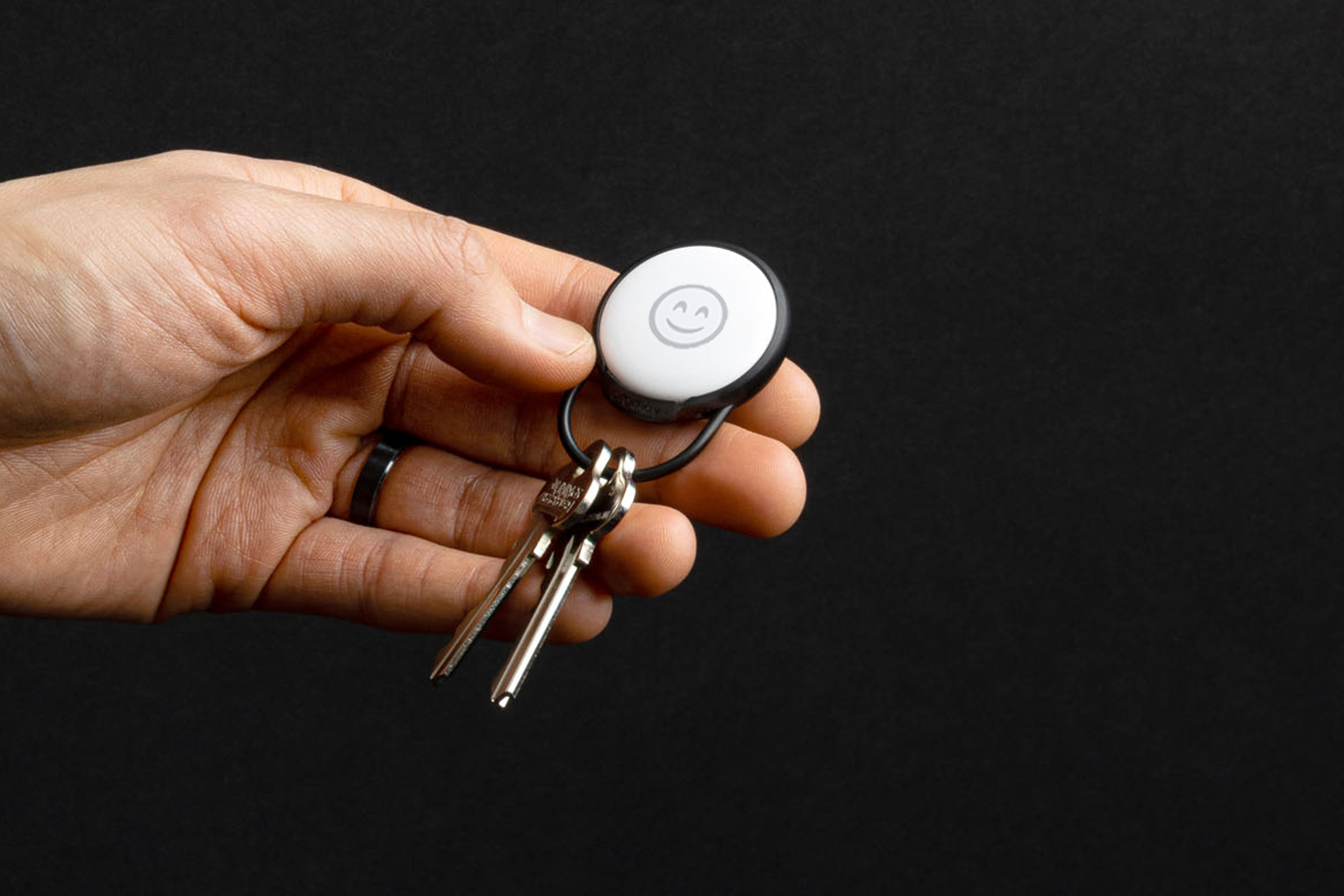 Orbitkey Slim Case for AirTag -pidike avainrenkaalla, musta