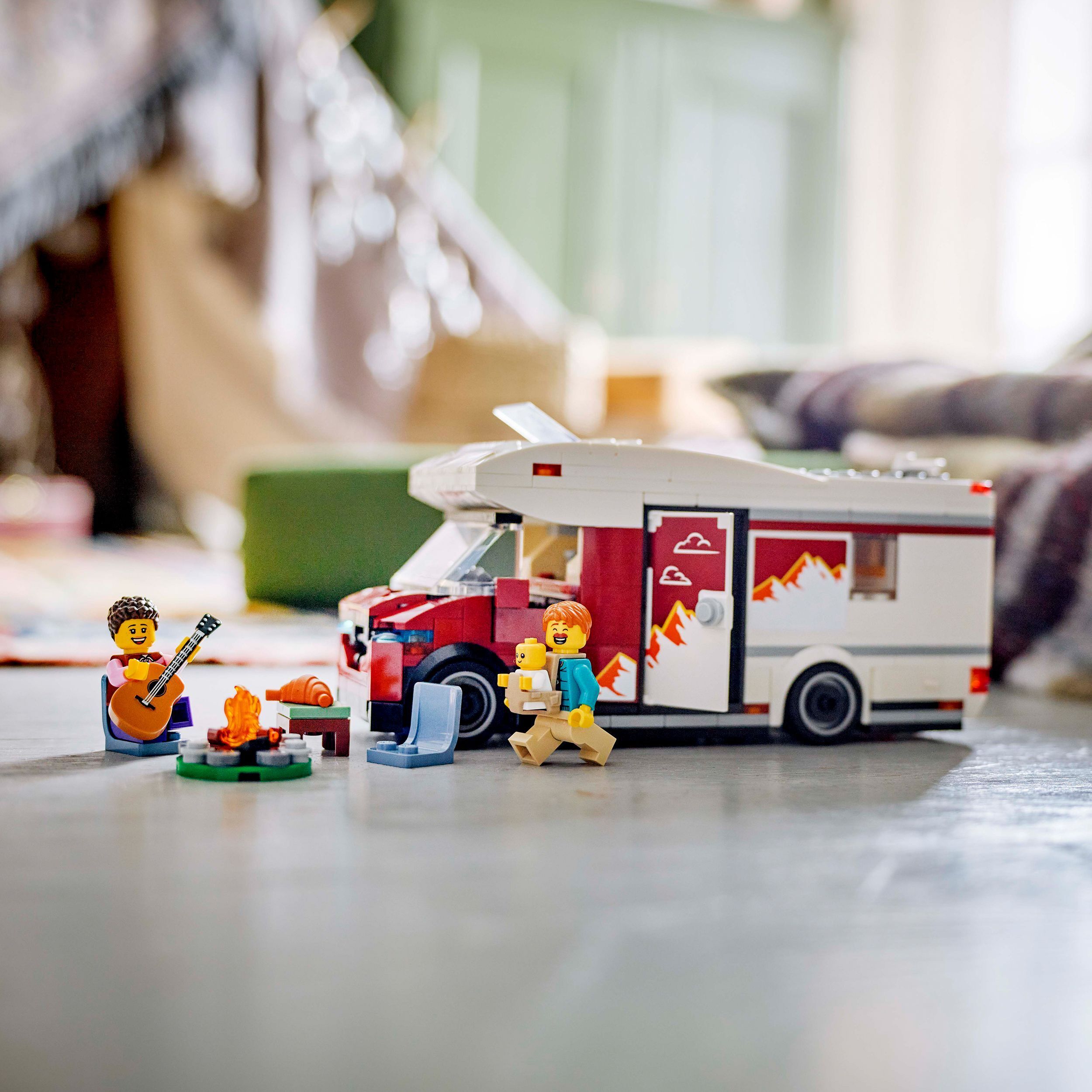 LEGO City 60454 – Seikkailulomalaisten matkailuauto