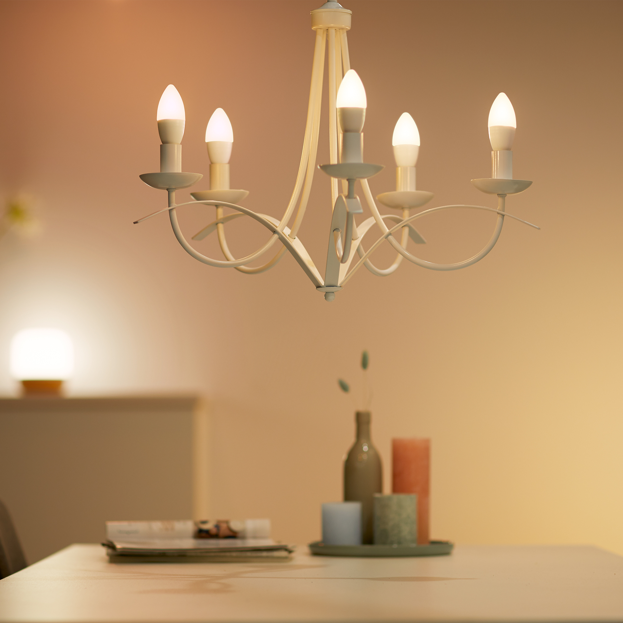 WiZ älylamppu, E14, tunable white - valkoisen valon sävyt, Wi-Fi, 2700-6500 K, 470 lm