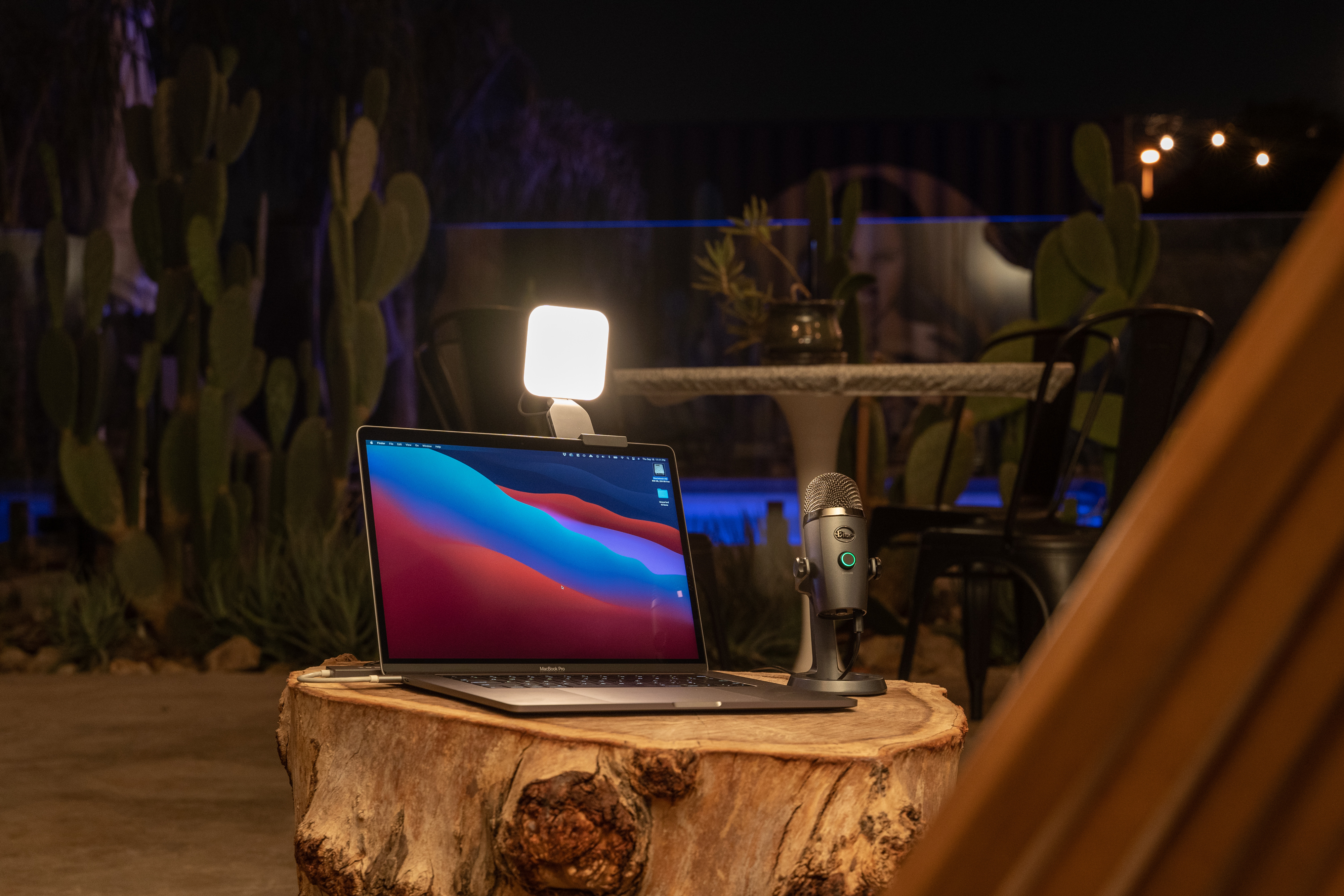 Logitech Litra Glow -suoratoistovalaisin