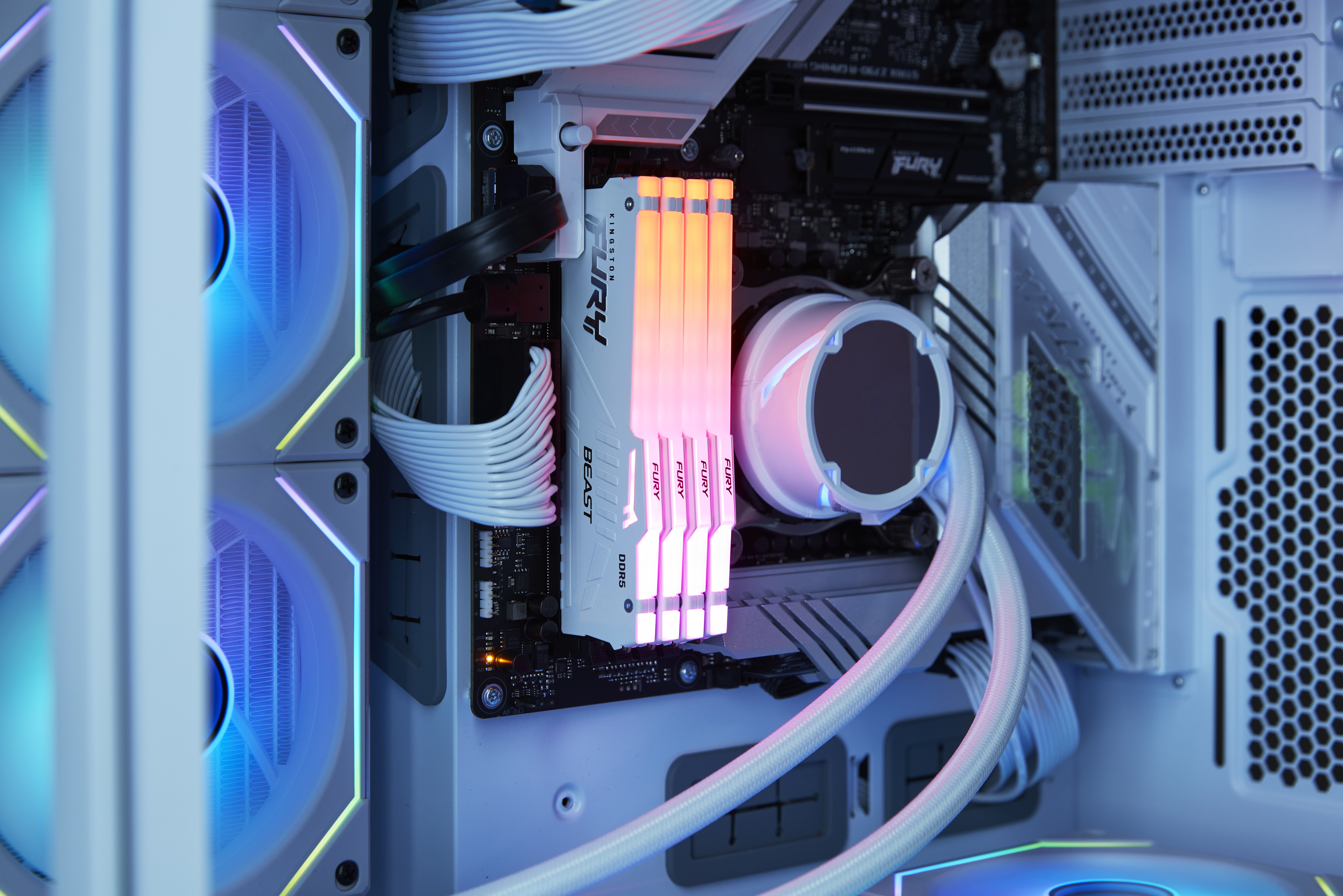 Kingston FURY Beast White DDR5 RGB 6400 MHz CL32 32 Gt -muistimodulipakkaus