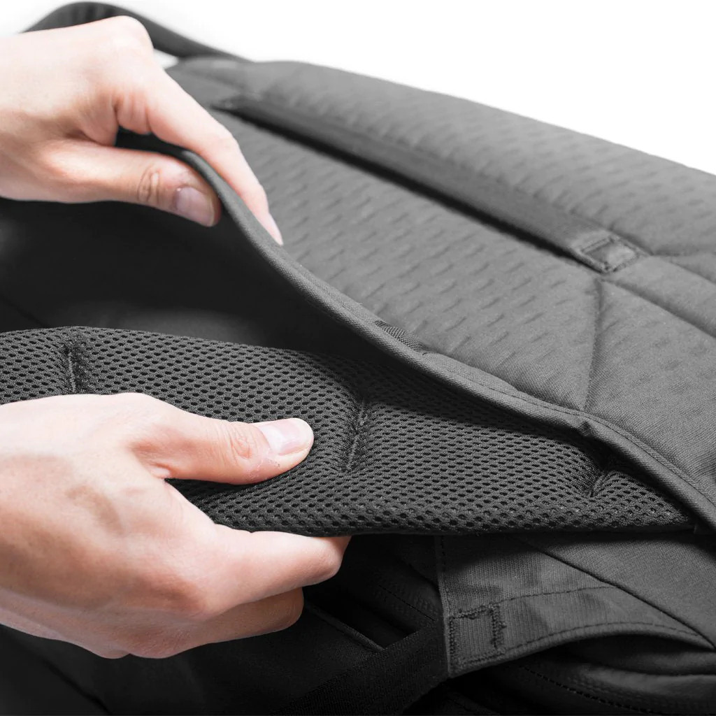 Peak Design Travel Backpack 45L -päiväreppu, musta
