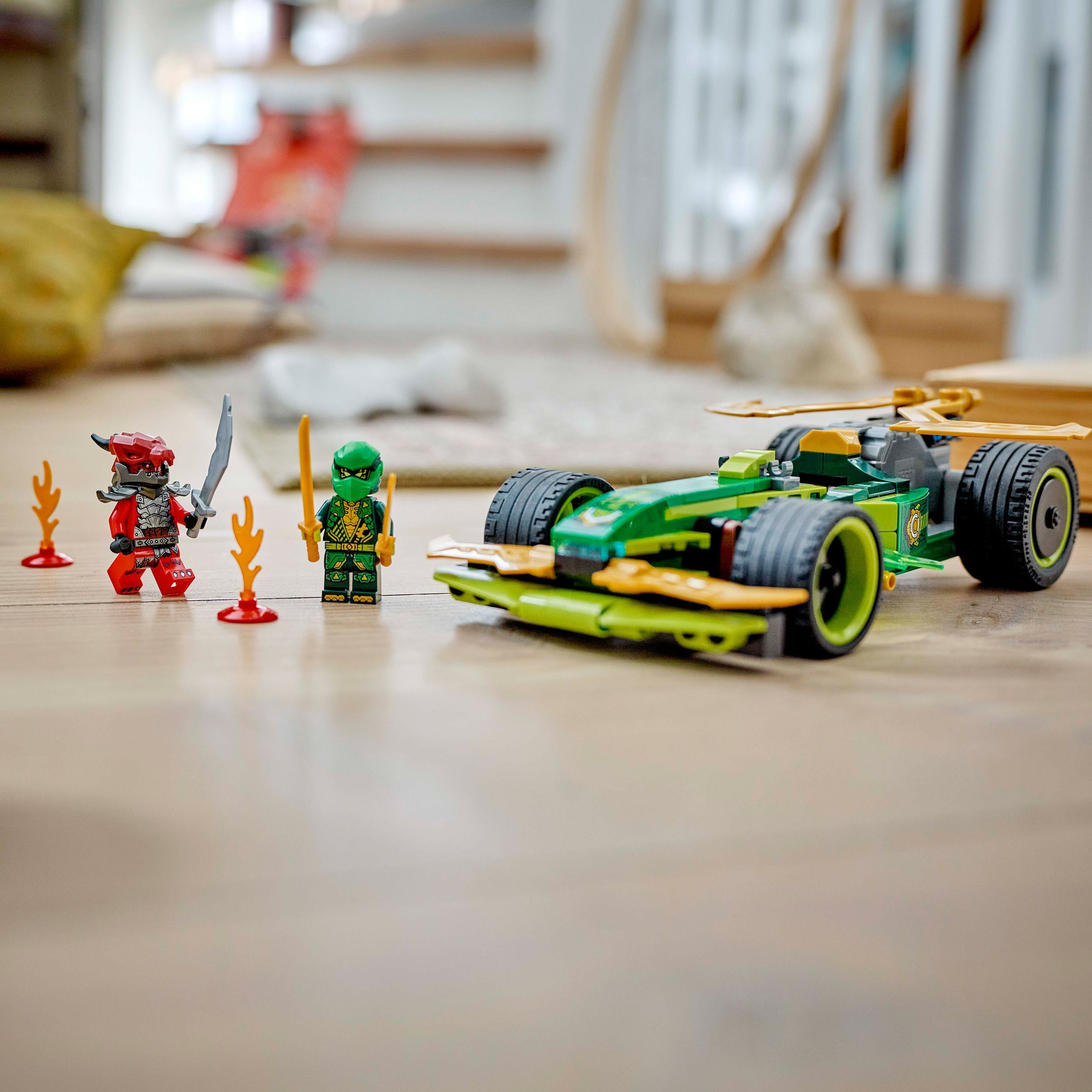 LEGO Ninjago 71828 – Lloydin vetomoottorikilpa-auto