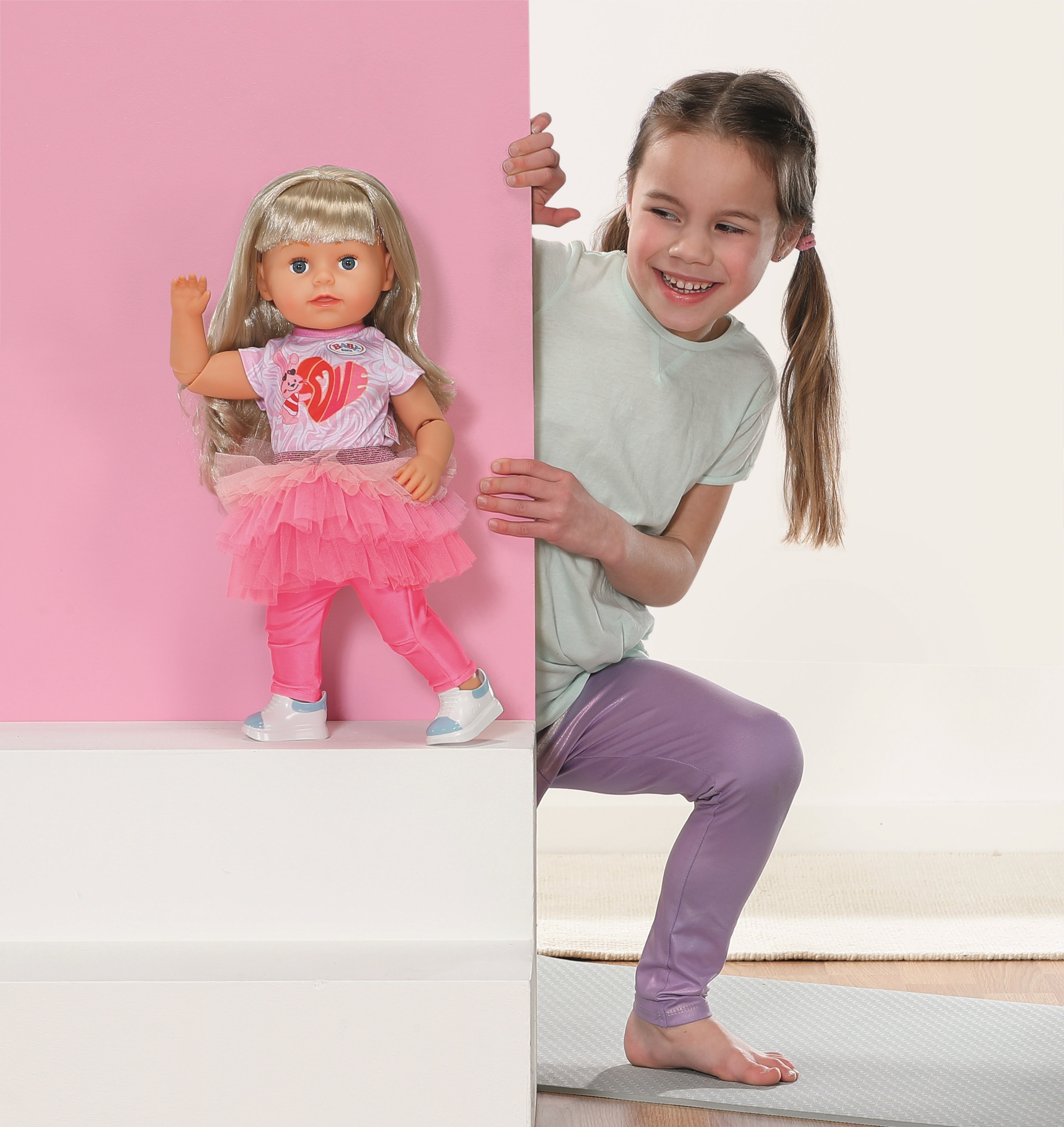 Baby Born Sister Style & Play - nukke vaaleilla hiuksilla, 43 cm