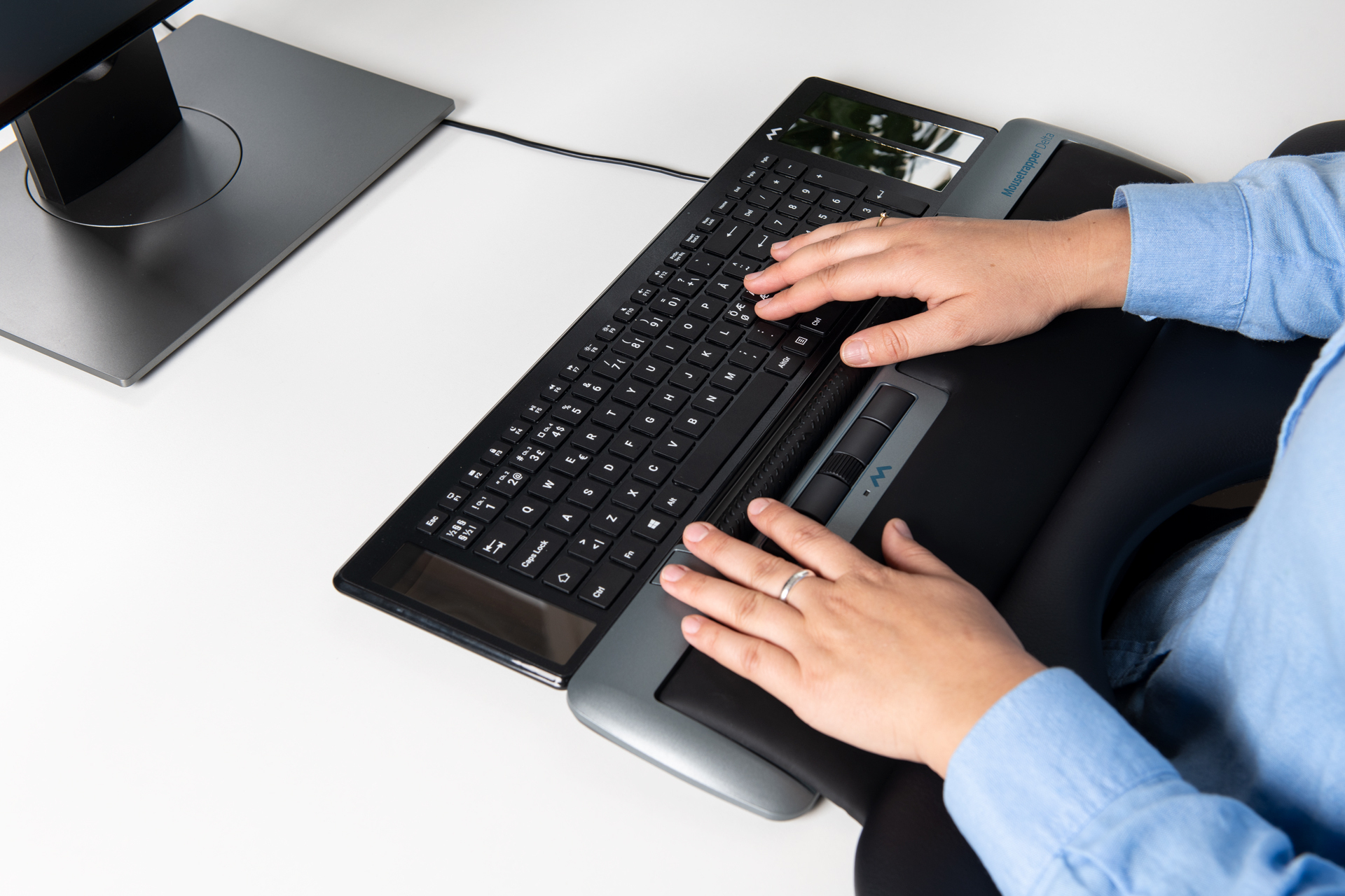 Mousetrapper Delta Extended -hiiriohjain, musta