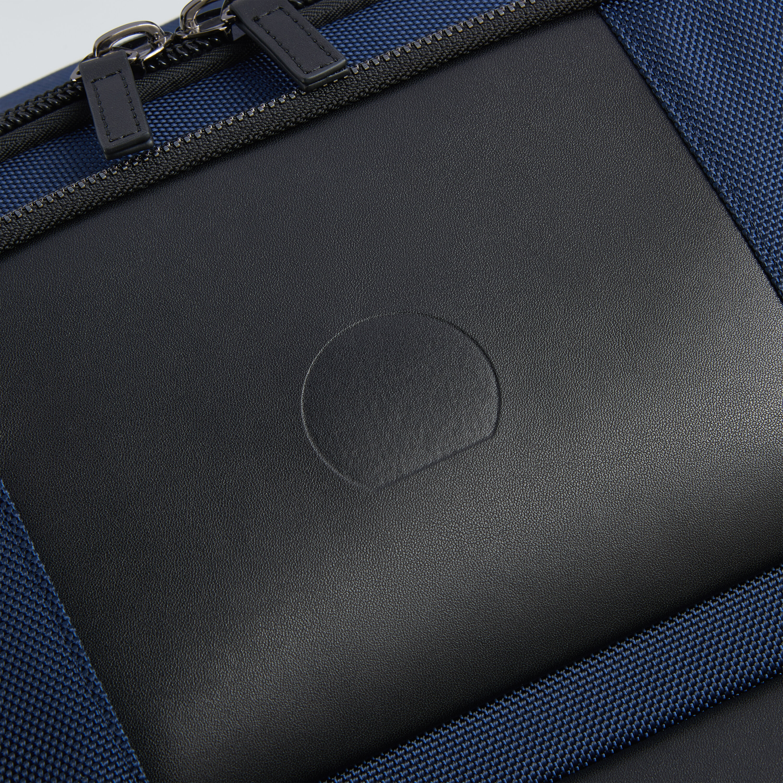 Delsey Wagram Expandable -tietokonereppu 17,3" kannettavalle, sininen