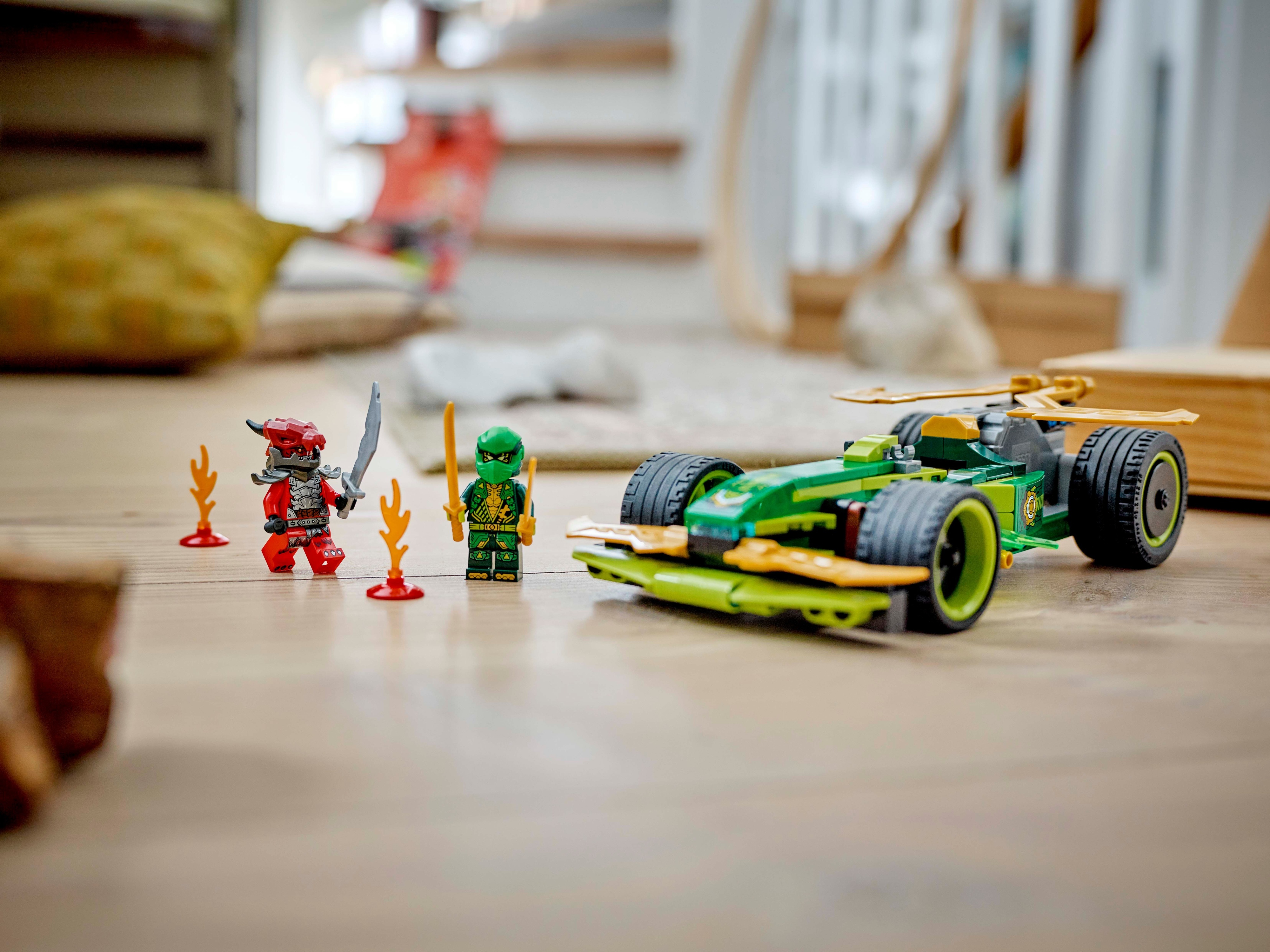 LEGO Ninjago 71828 – Lloydin vetomoottorikilpa-auto