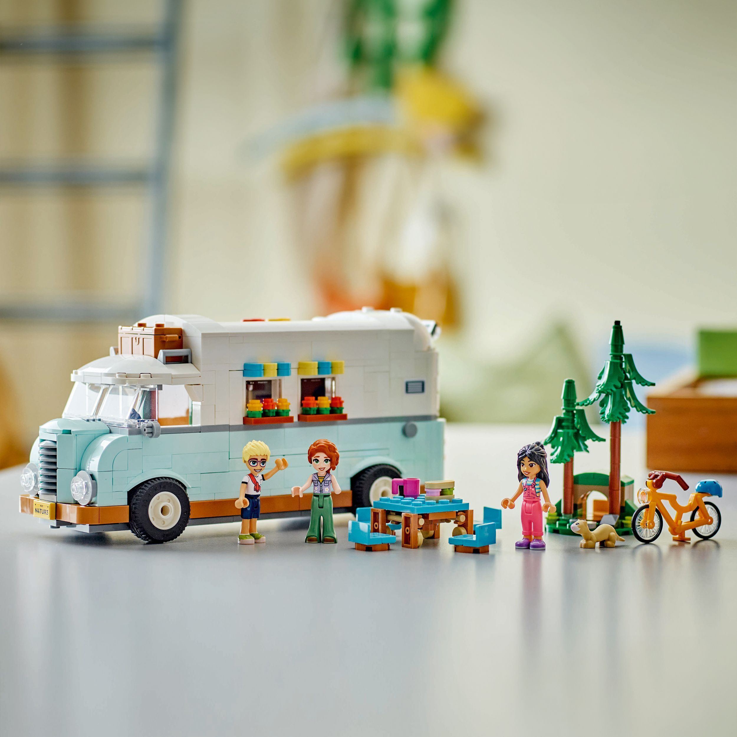LEGO Friends 42663 – Ystävien seikkailu matkailuautolla