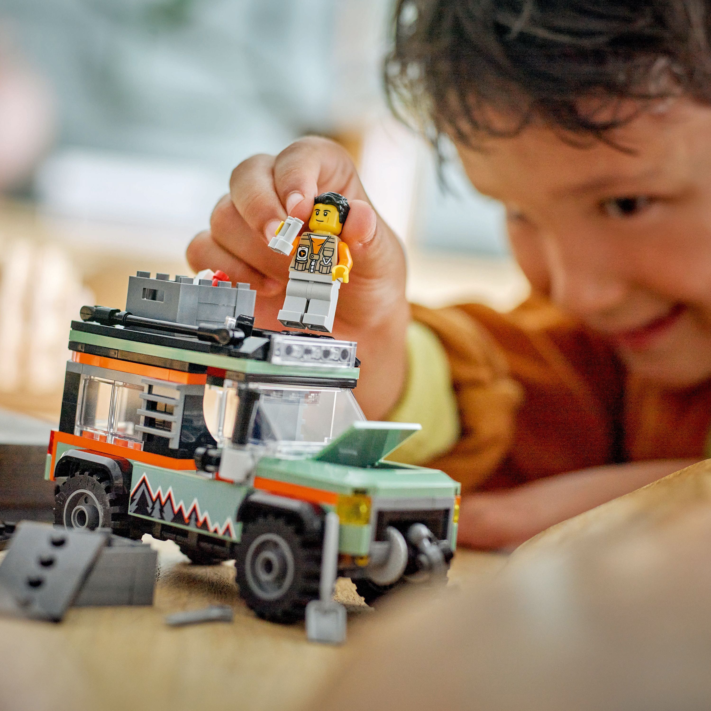 LEGO City 60447 – Nelivetoinen vuoristomaastoauto