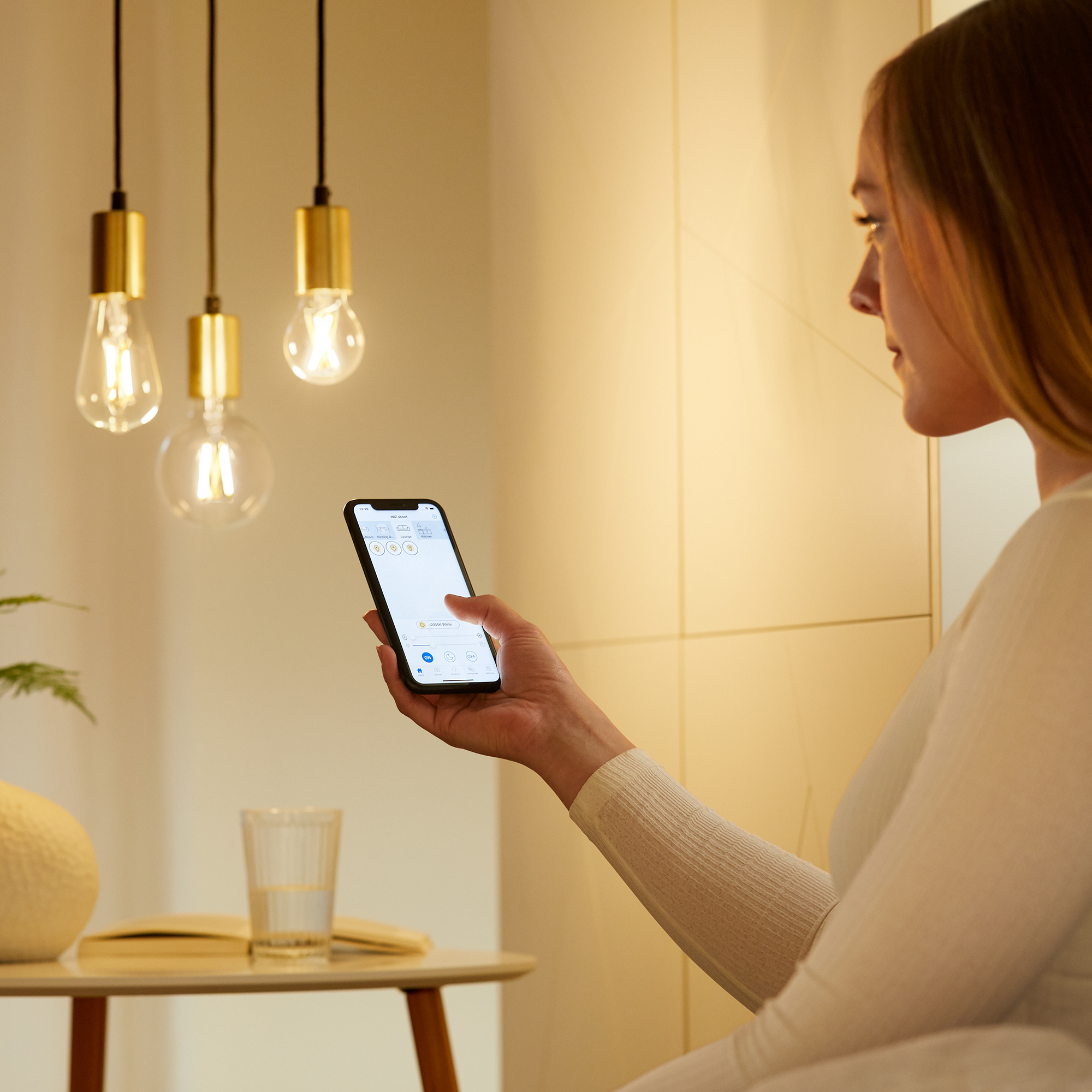 WiZ älylamppu globe, pallolamppu, E27, RGBW - kaikki värit ja valkoisen valon sävyt, Wi-Fi, 1055 lm