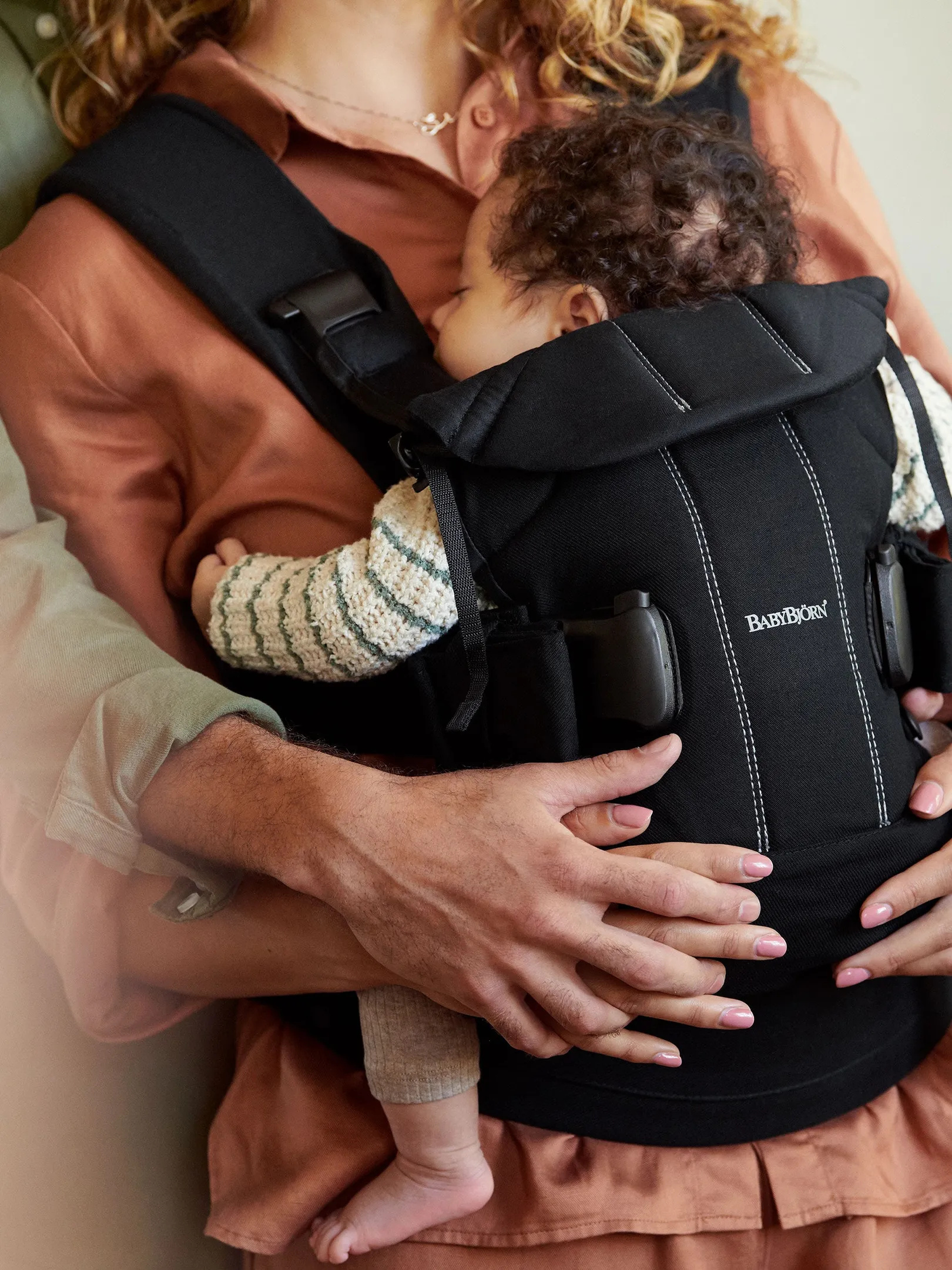 BabyBjörn Carrier One Woven -kantoreppu, Black