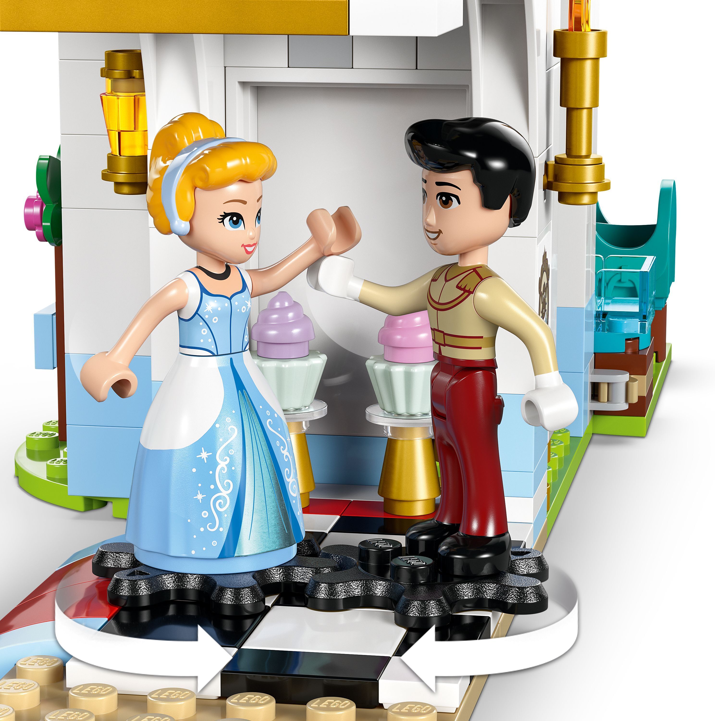 LEGO Disney Princess 43275 – Tuhkimon linna ja hevosvaunut