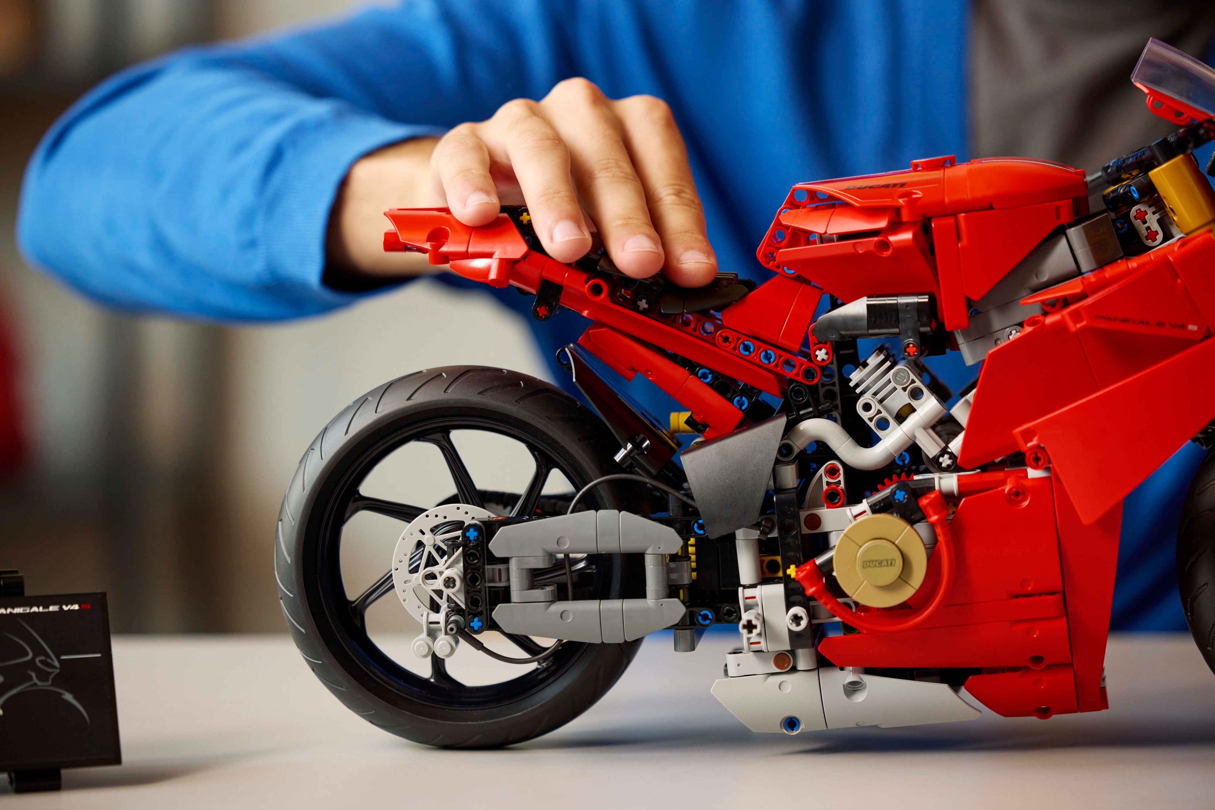 LEGO Technic 42202 – Ducati Panigale V4 S ‑moottoripyörä