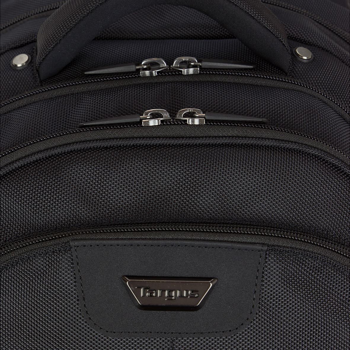 Targus Corporate Traveller -reppu 15,6" kannettavalle tietokoneelle, musta