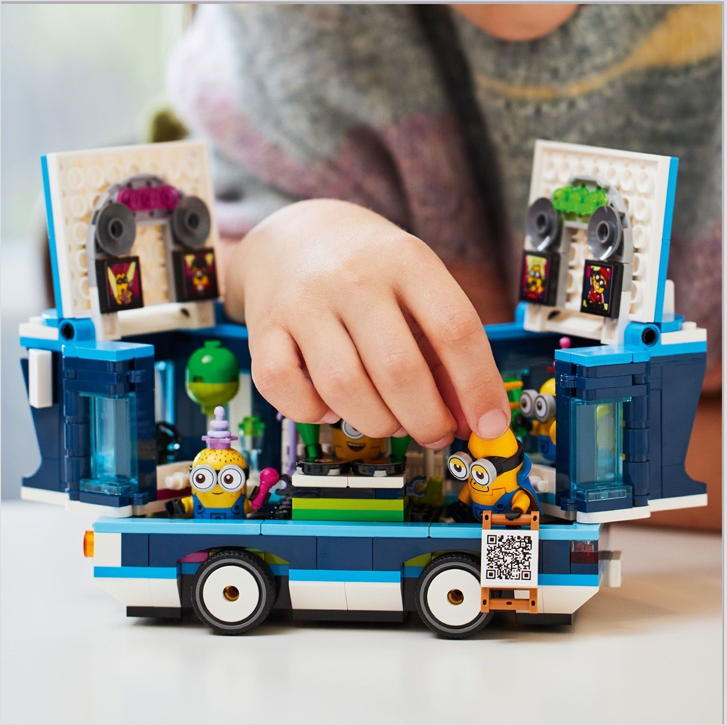 LEGO Minions 75581 - Kätyrien musajuhlabussi