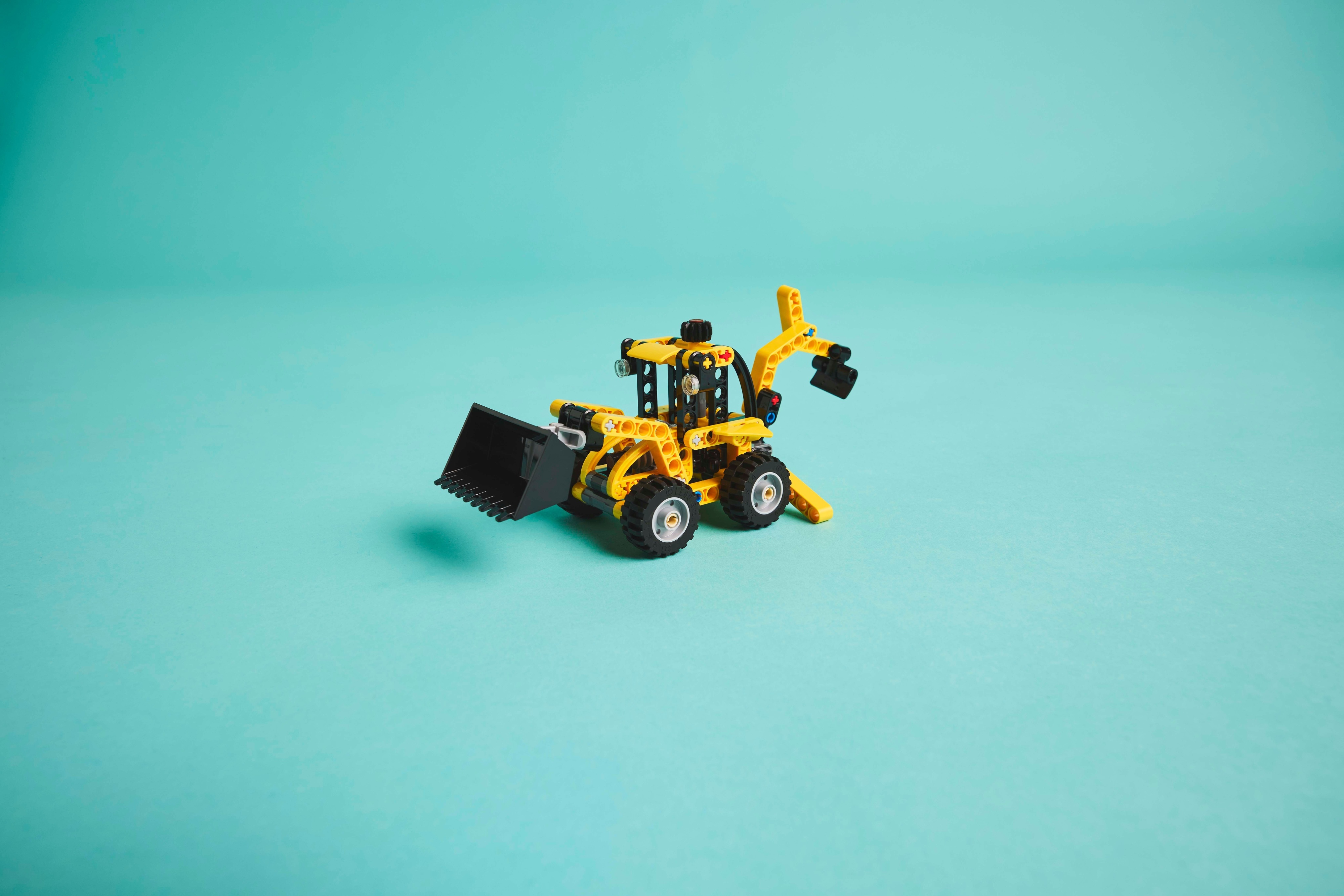 LEGO Technic 42197 – Traktorikaivuri