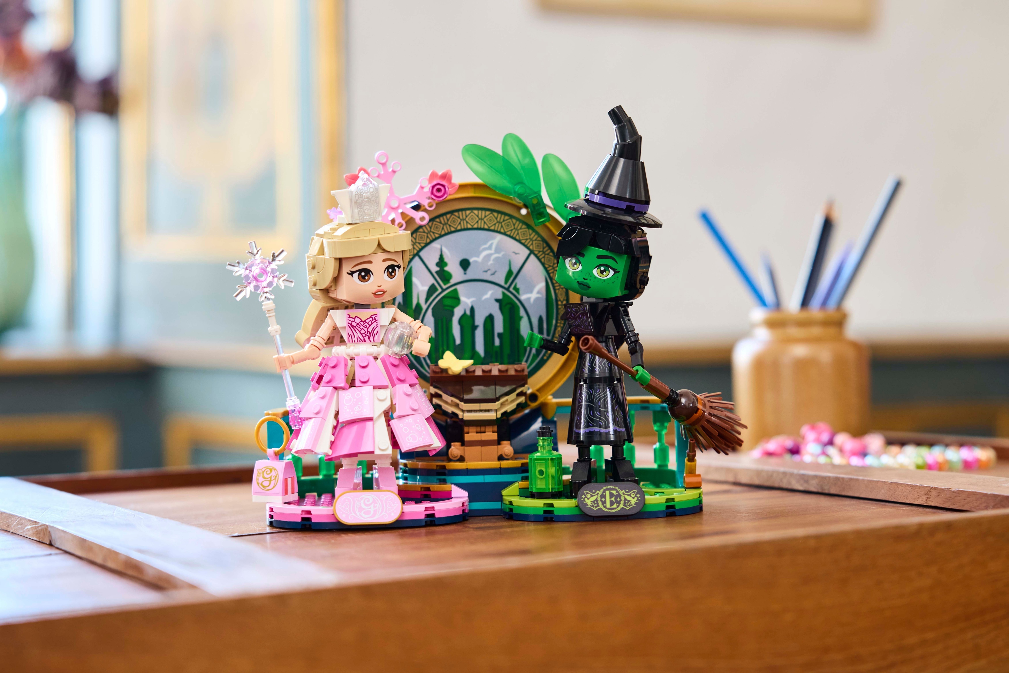 LEGO Wicked 75681 – Glinda, Elphaba ja Nessarose Shizin yliopistossa