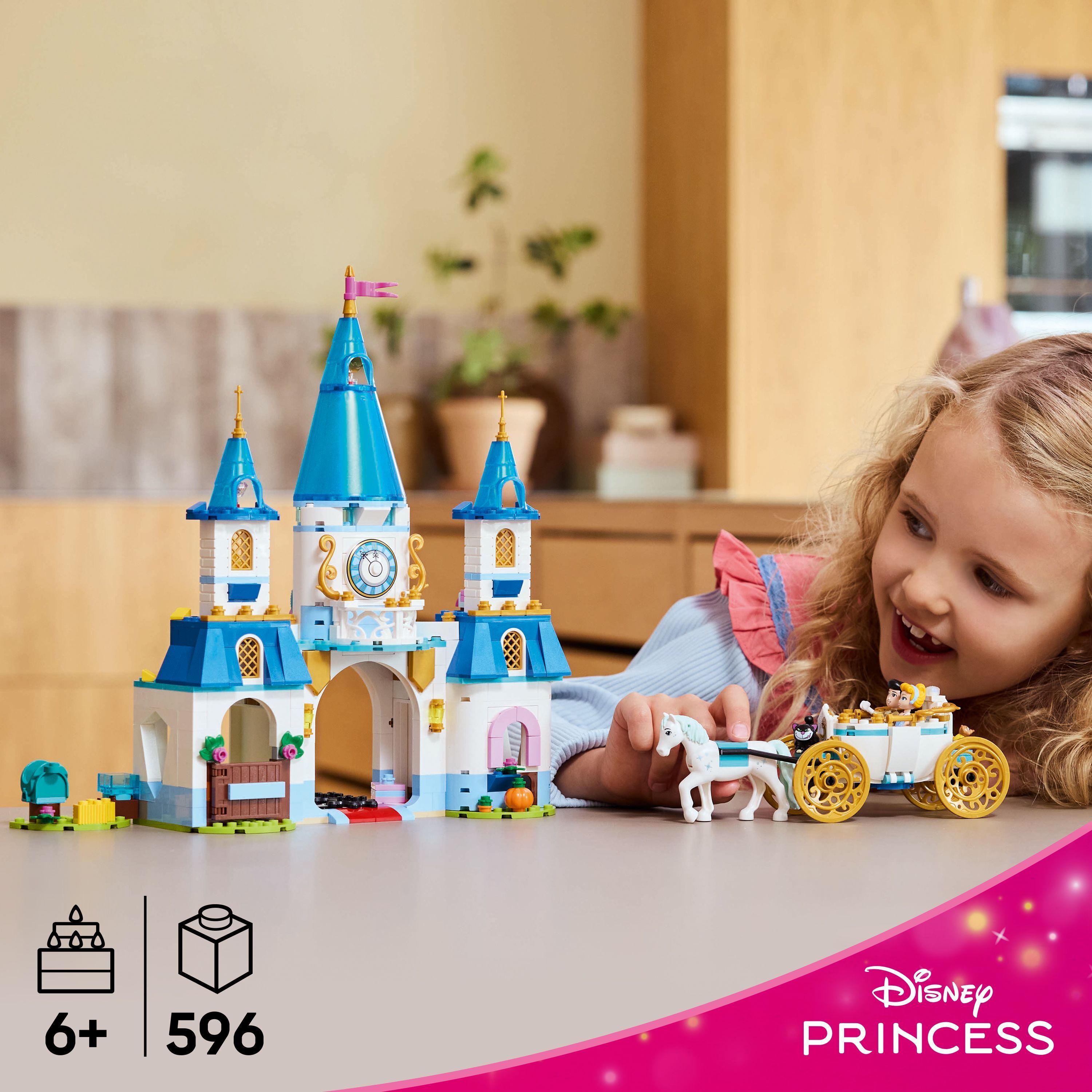 LEGO Disney Princess 43275 – Tuhkimon linna ja hevosvaunut