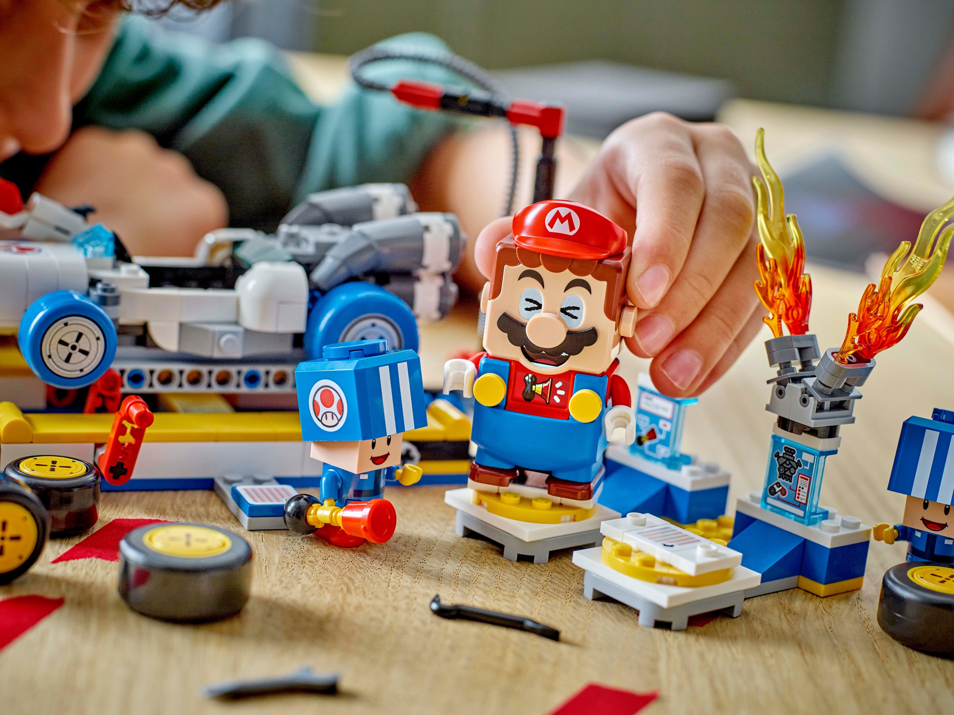 LEGO Super Mario 72035 – Mario Kart Toadin talli
