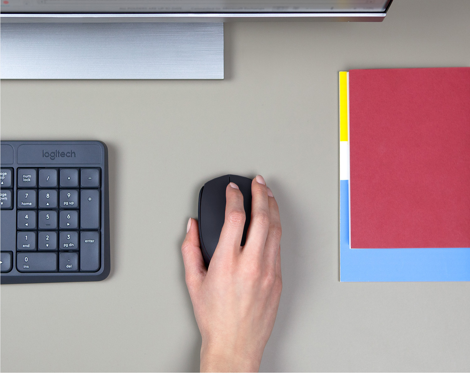 HP Officejet 200 Mobile -tulostin akulla