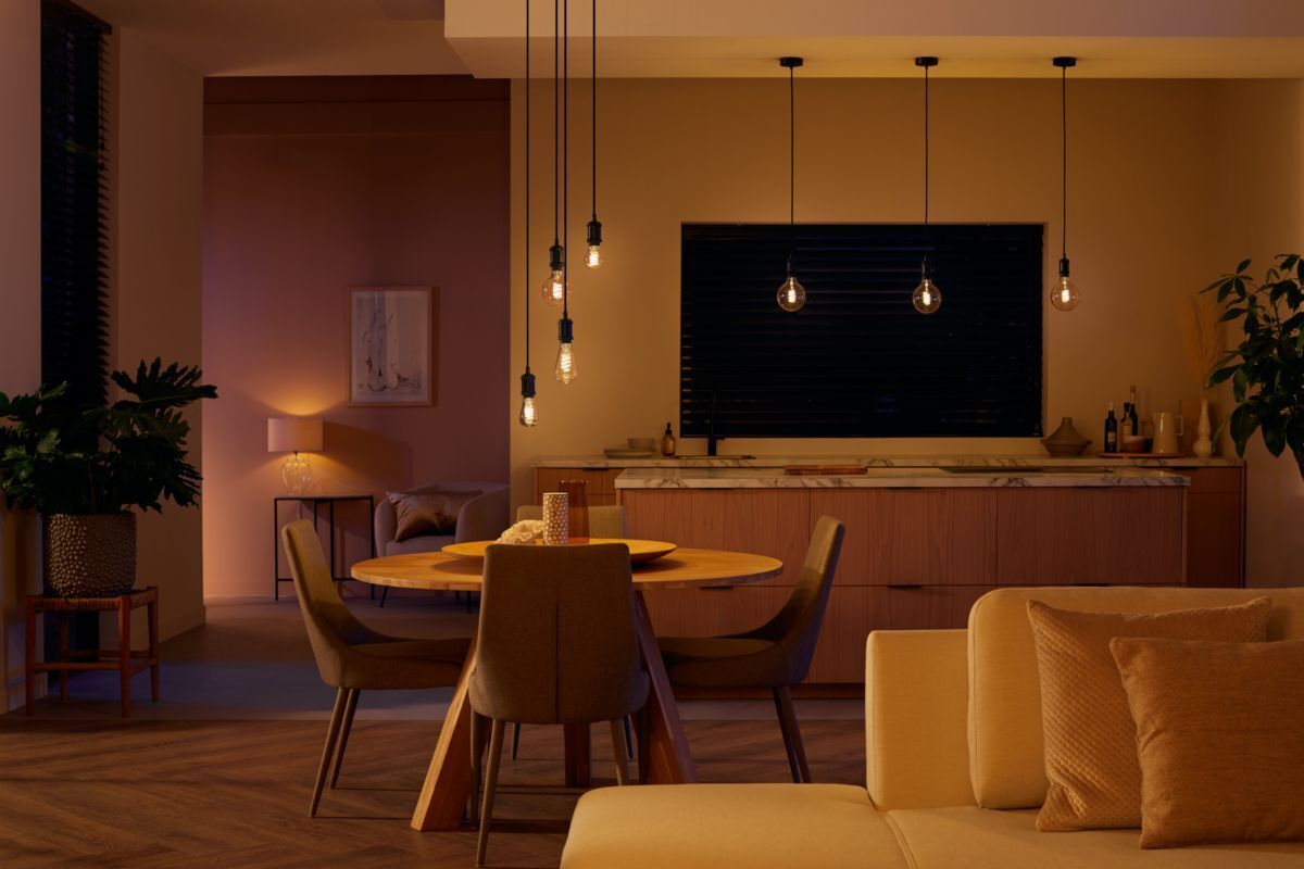 Philips Hue -filamenttiälylamppu, White ambiance, Filament Globe, E27, 9,5 cm
