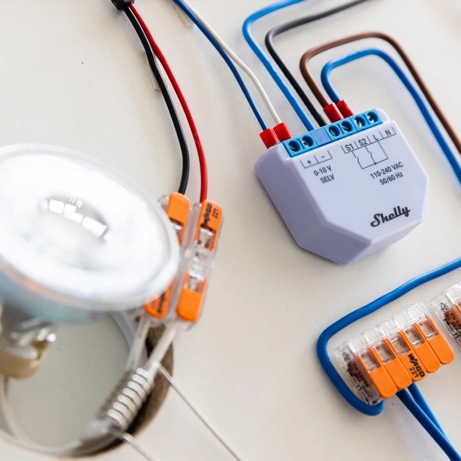 Shelly Plus 0-10 V Dimmer älyhimmennin Wi-Fi verkkoon