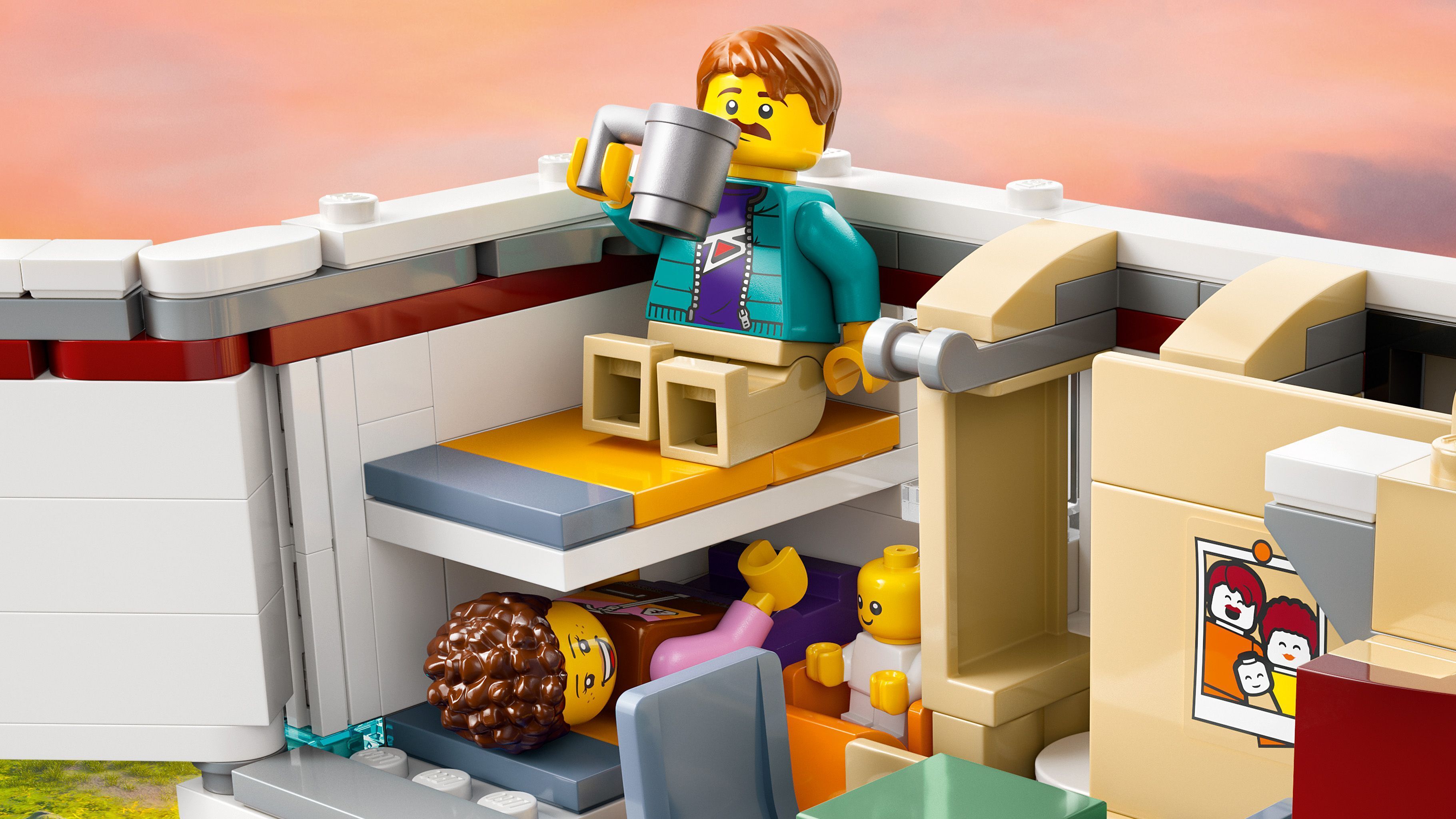 LEGO City 60454 – Seikkailulomalaisten matkailuauto
