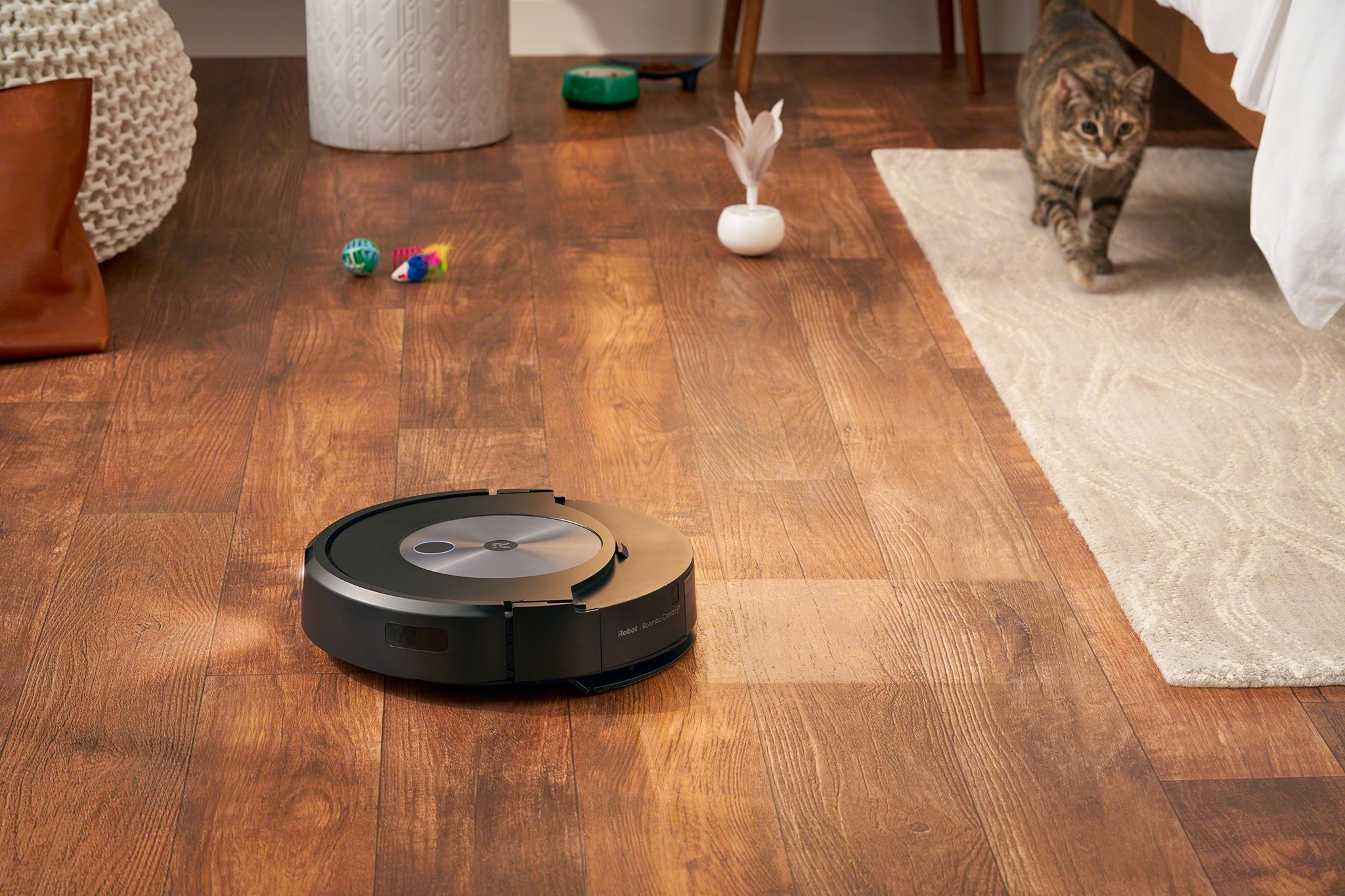iRobot Roomba Combo j7+ -robotti-imuri ja -moppi