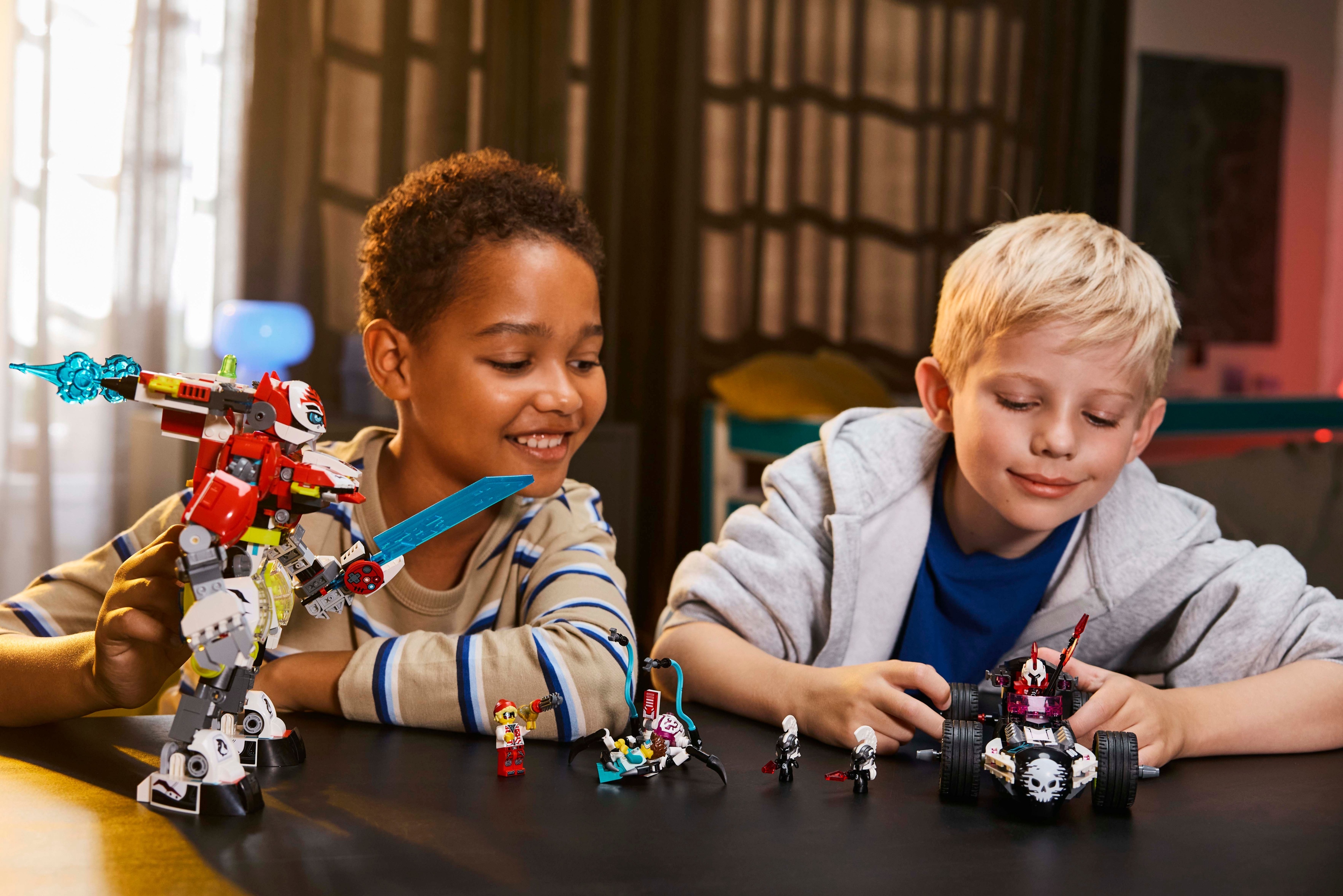 LEGO DREAMZzz 71497 – Cooperin tiikerirobotti ja Zeron hot rod ‑auto