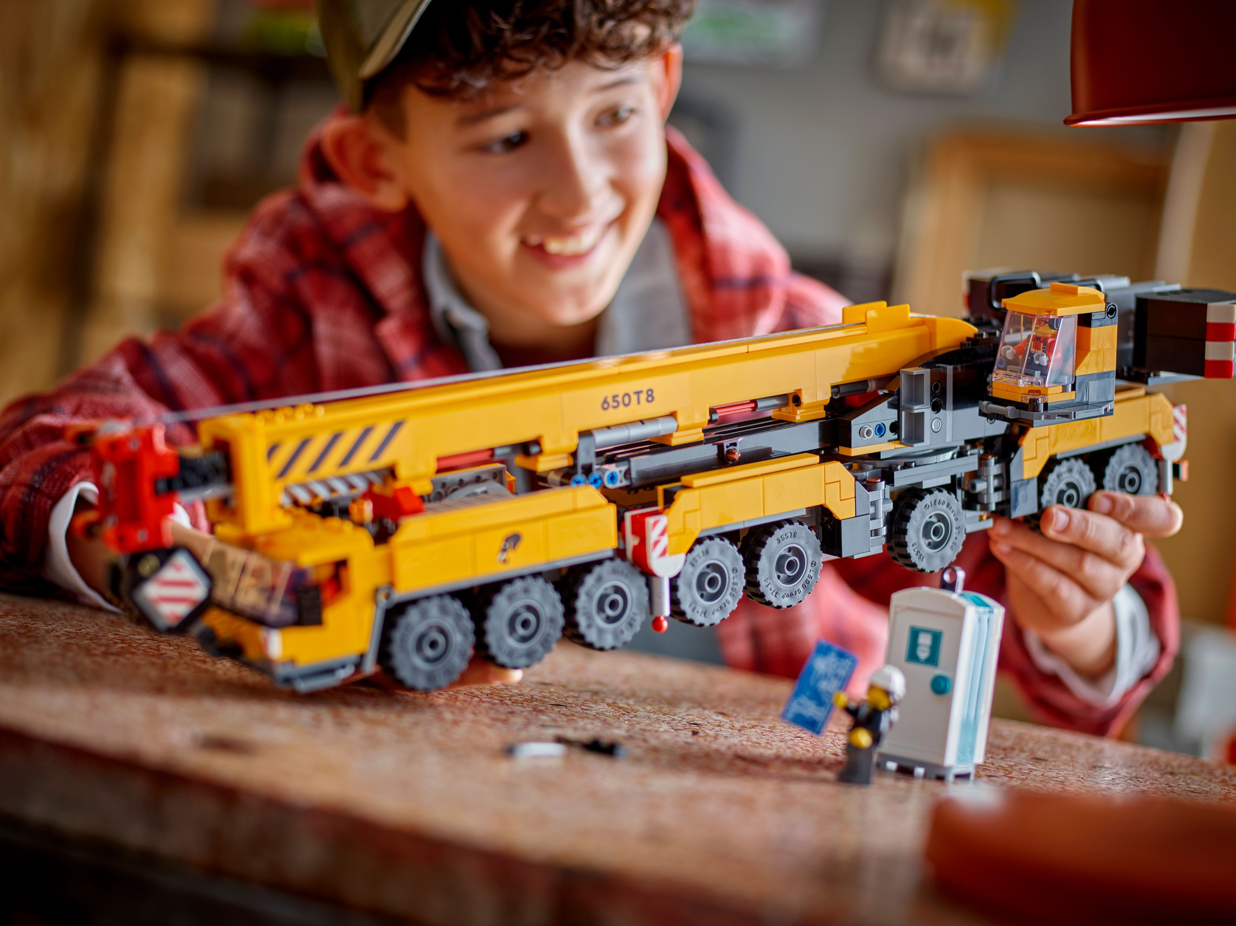 LEGO City Big Vehicles 60409  - Keltainen ajettava rakennusnosturi