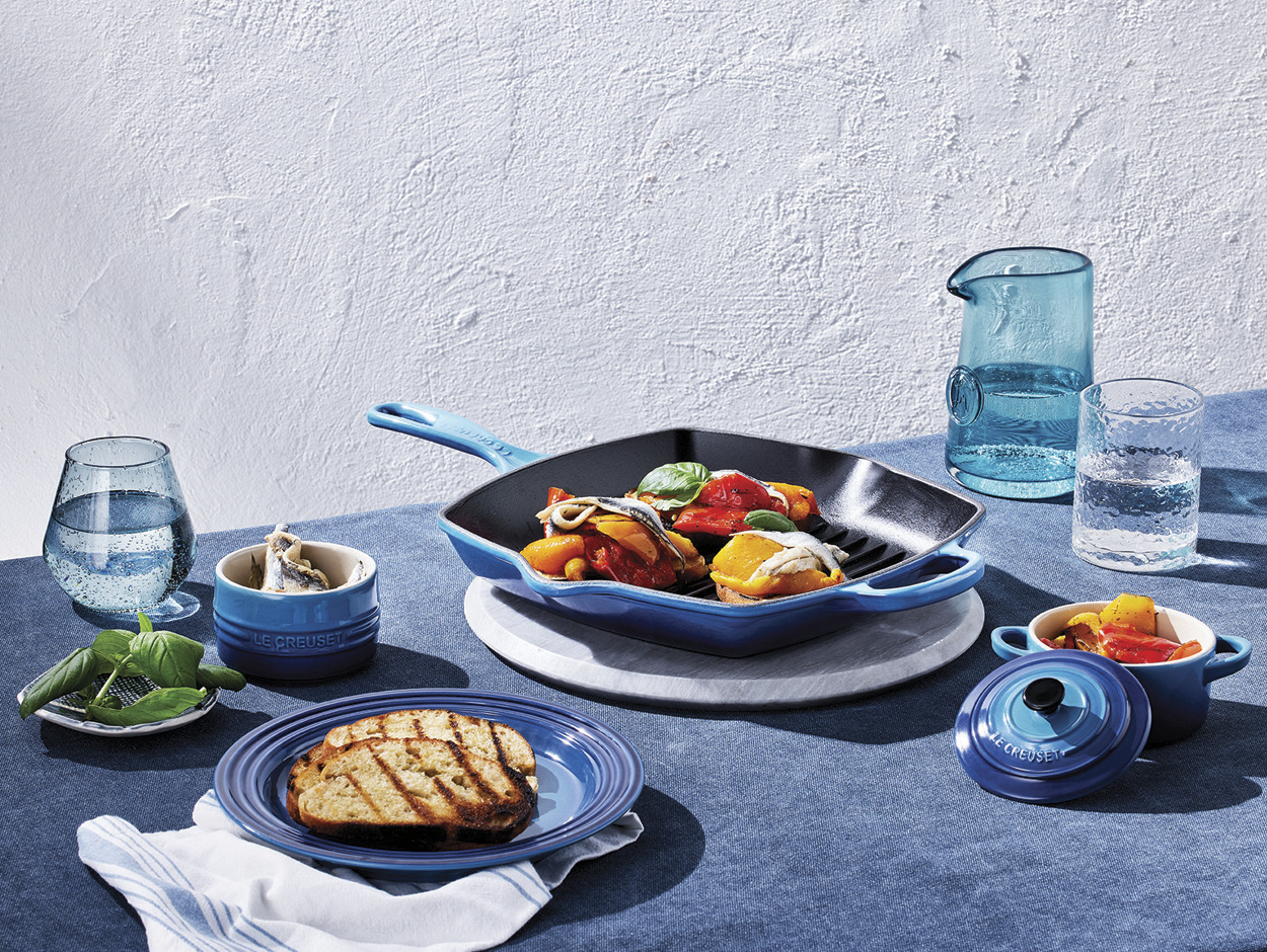 Le Creuset Signature -valurautapannu puukahvalla, 28 cm, Deep Teal