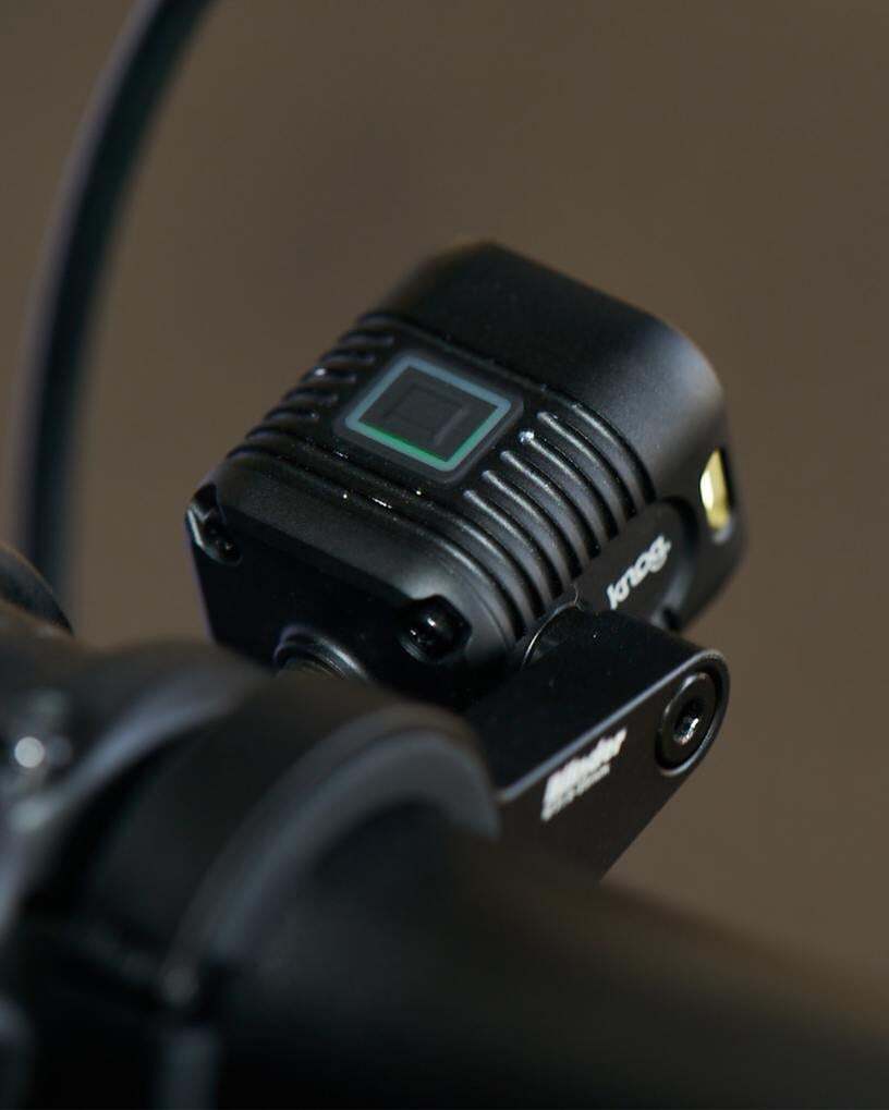 Knog Blinder External etuvalo, 900 lm