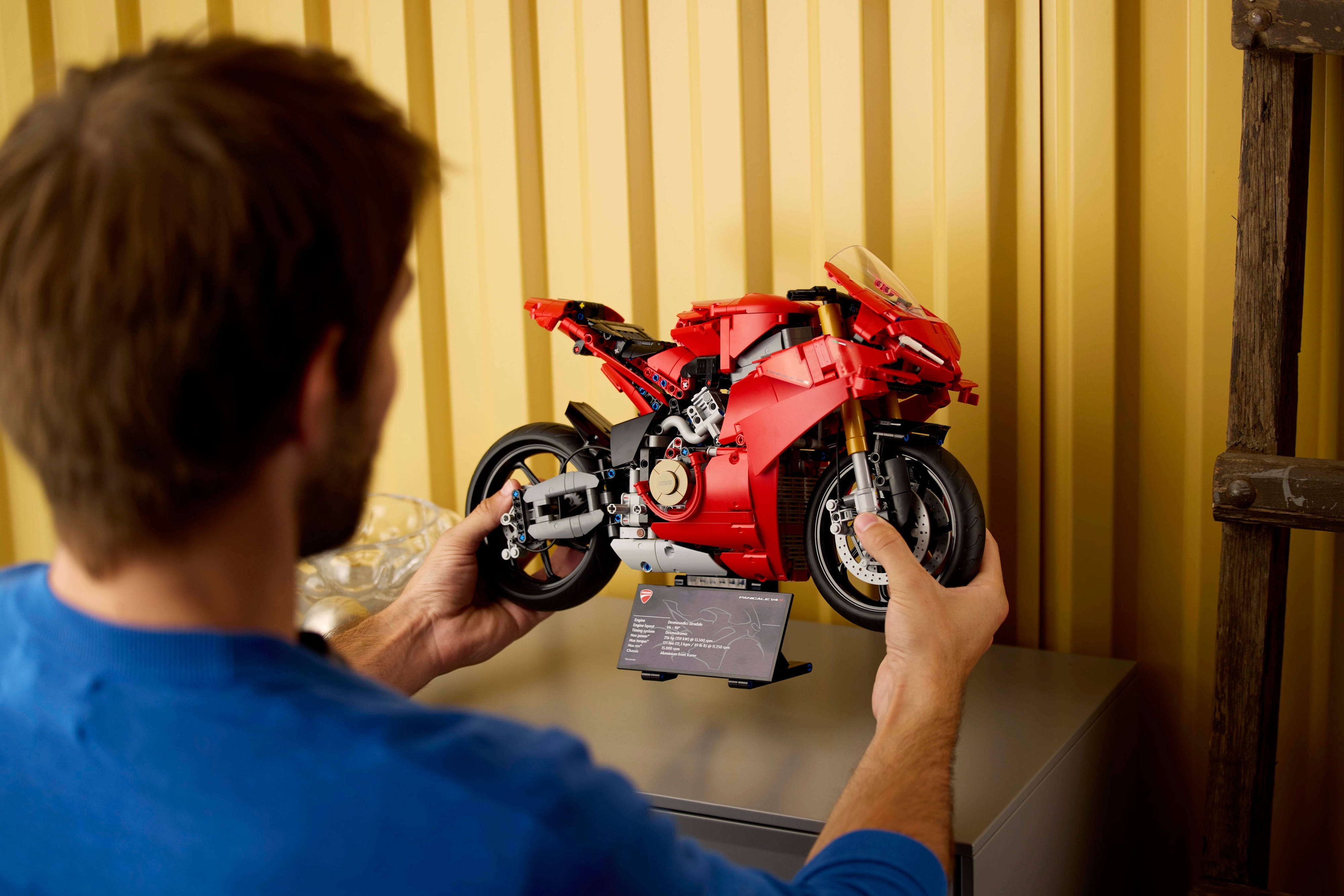 LEGO Technic 42202 – Ducati Panigale V4 S ‑moottoripyörä