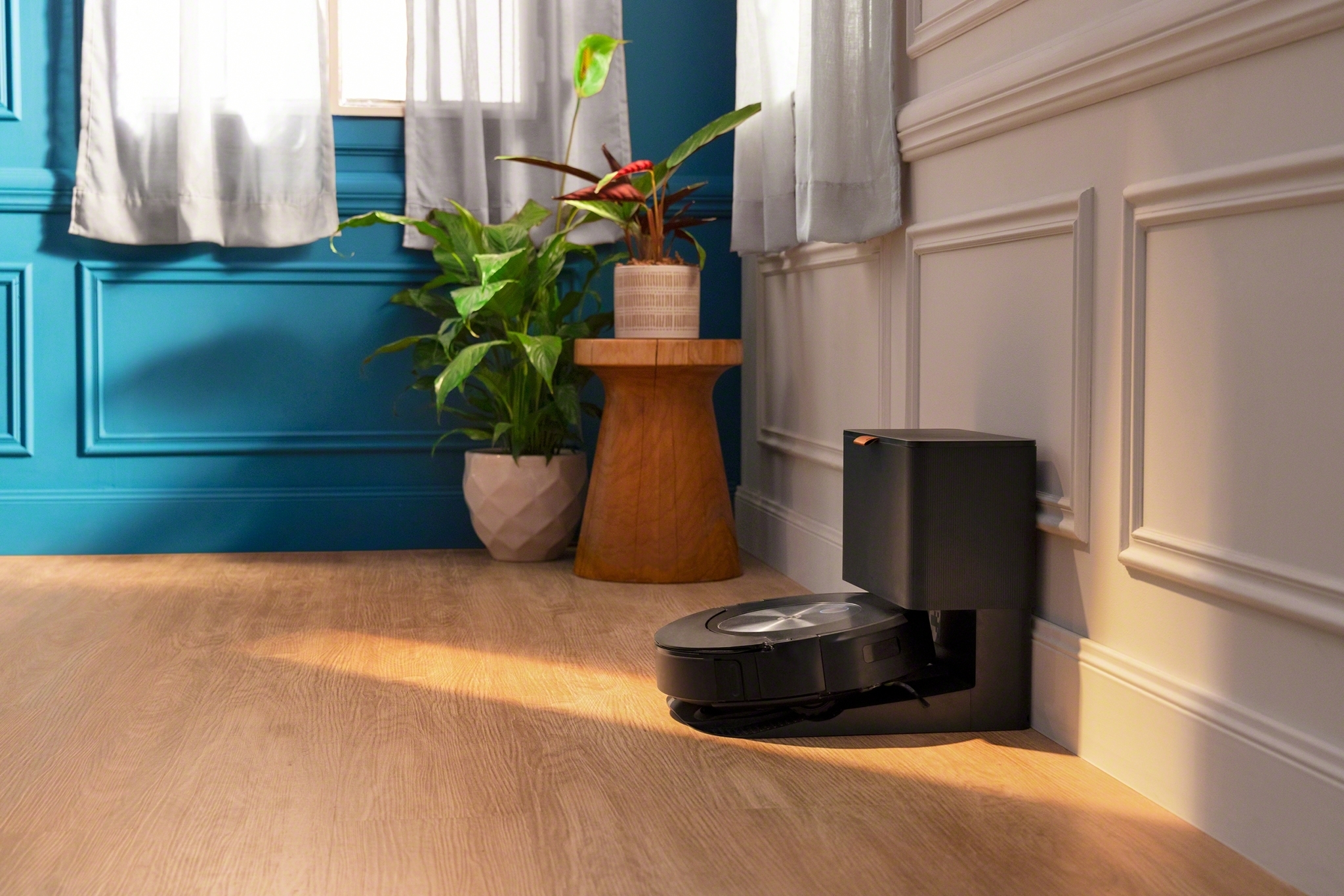 iRobot Roomba Combo j7+ -robotti-imuri ja -moppi