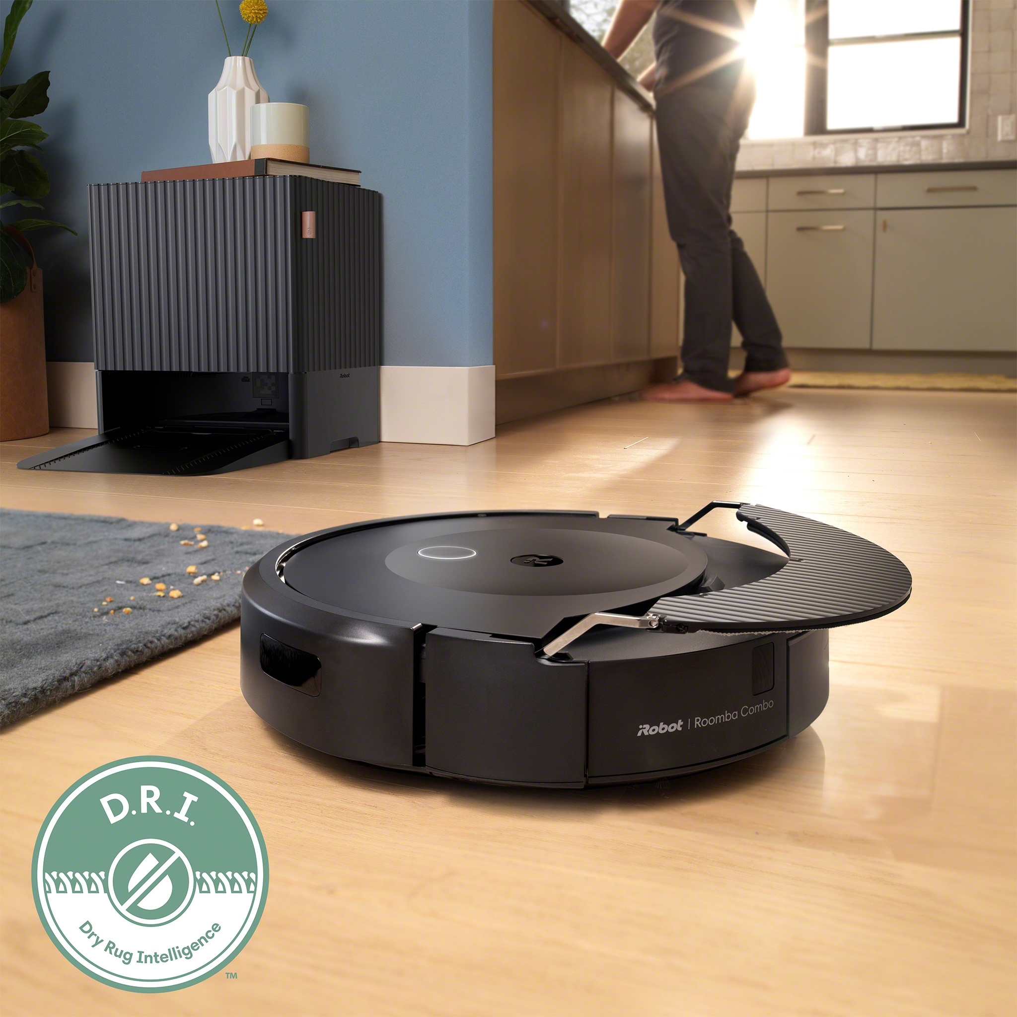 iRobot Roomba Combo 10 Max robotti-imuri AutoWash-telakalla