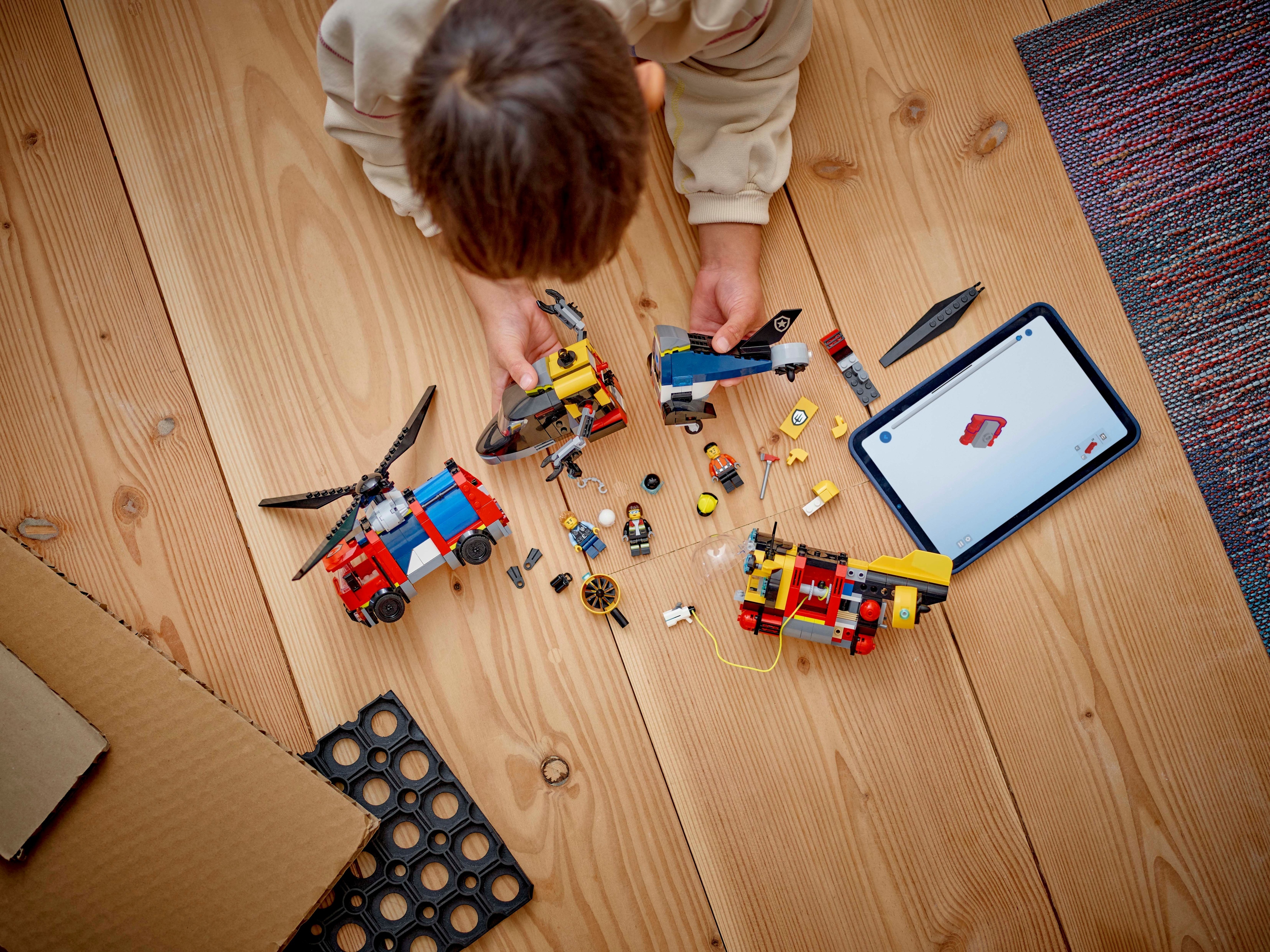 LEGO City 60462 – Helikopteri, paloauto ja sukellusvene yhdessä