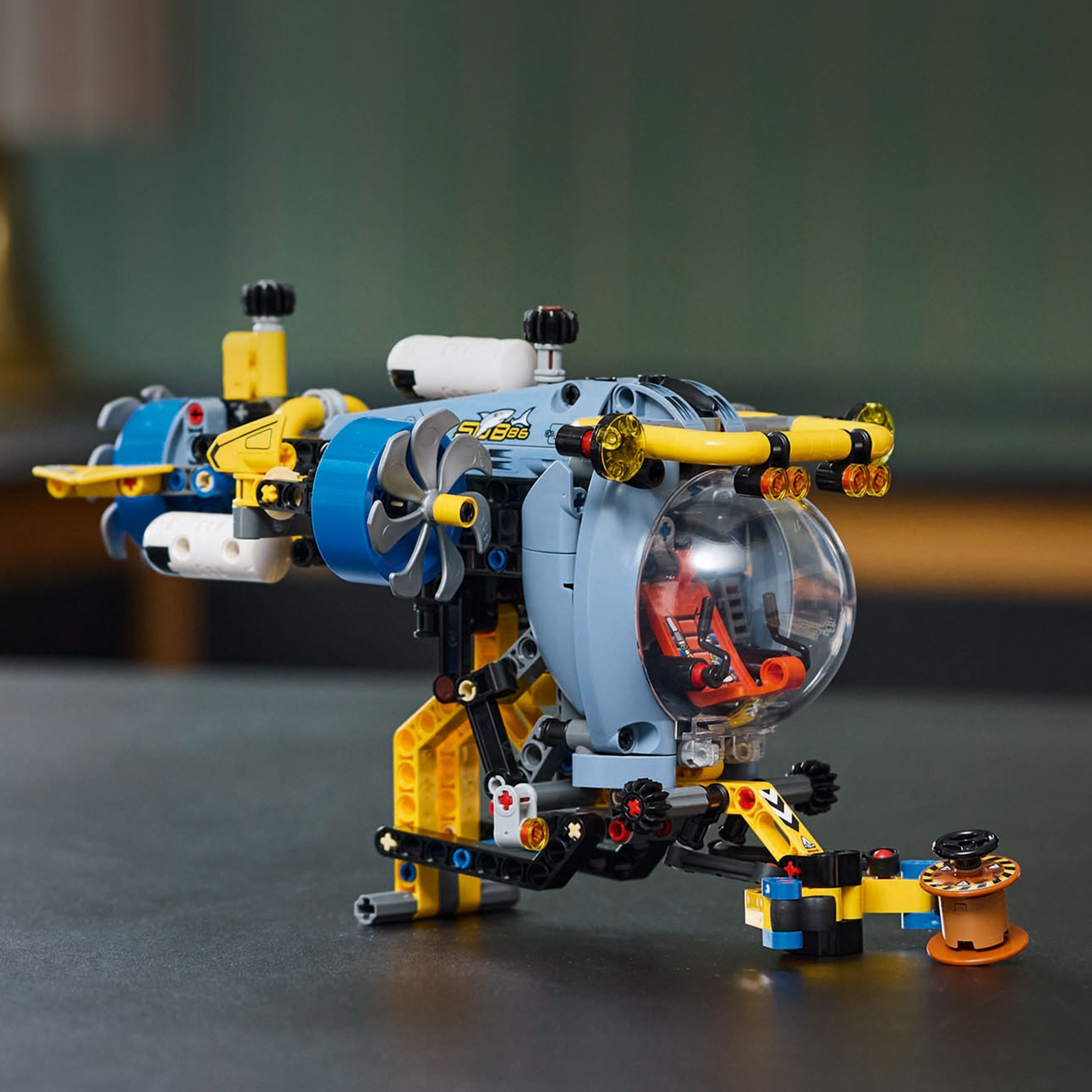 LEGO Technic 42201 – Syvänmeren tutkimussukellusvene