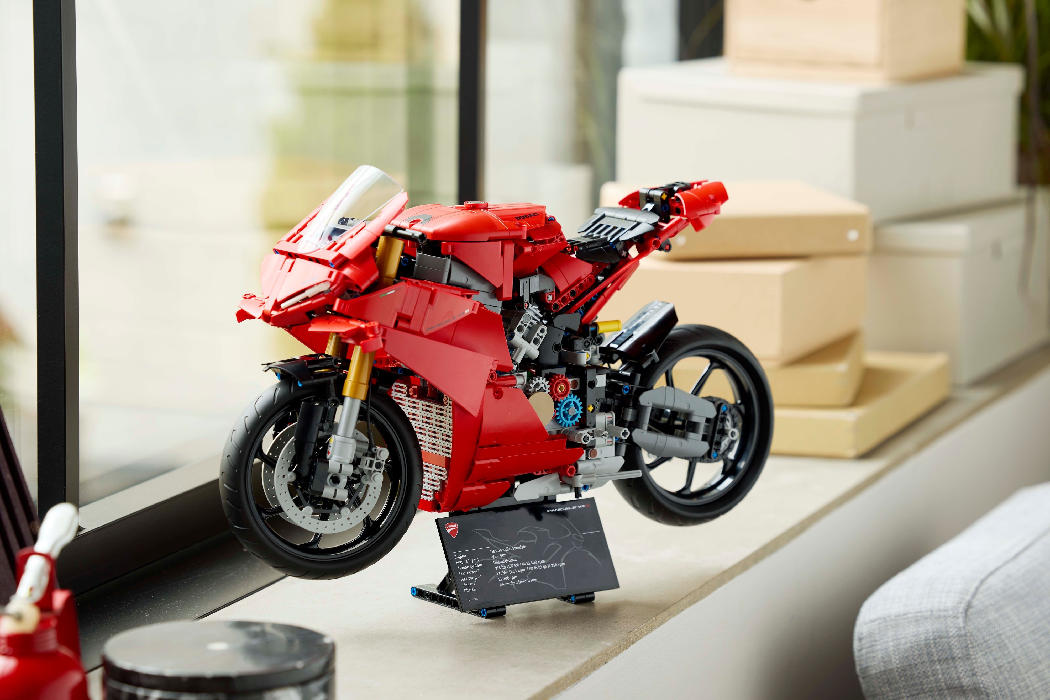 LEGO Technic 42202 – Ducati Panigale V4 S ‑moottoripyörä